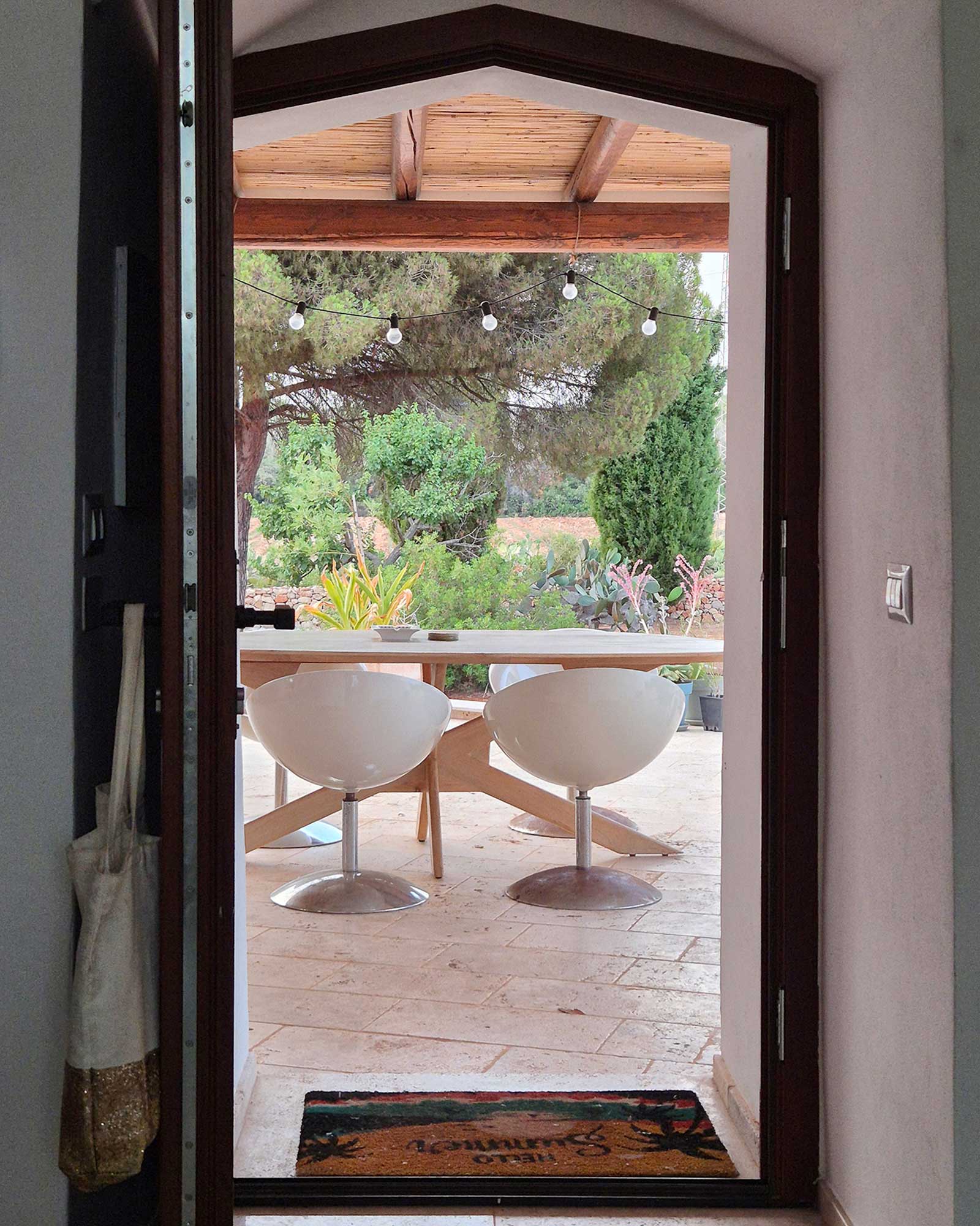 casa-di-mandorla_villa_puglia-italy_interior-view.jpg