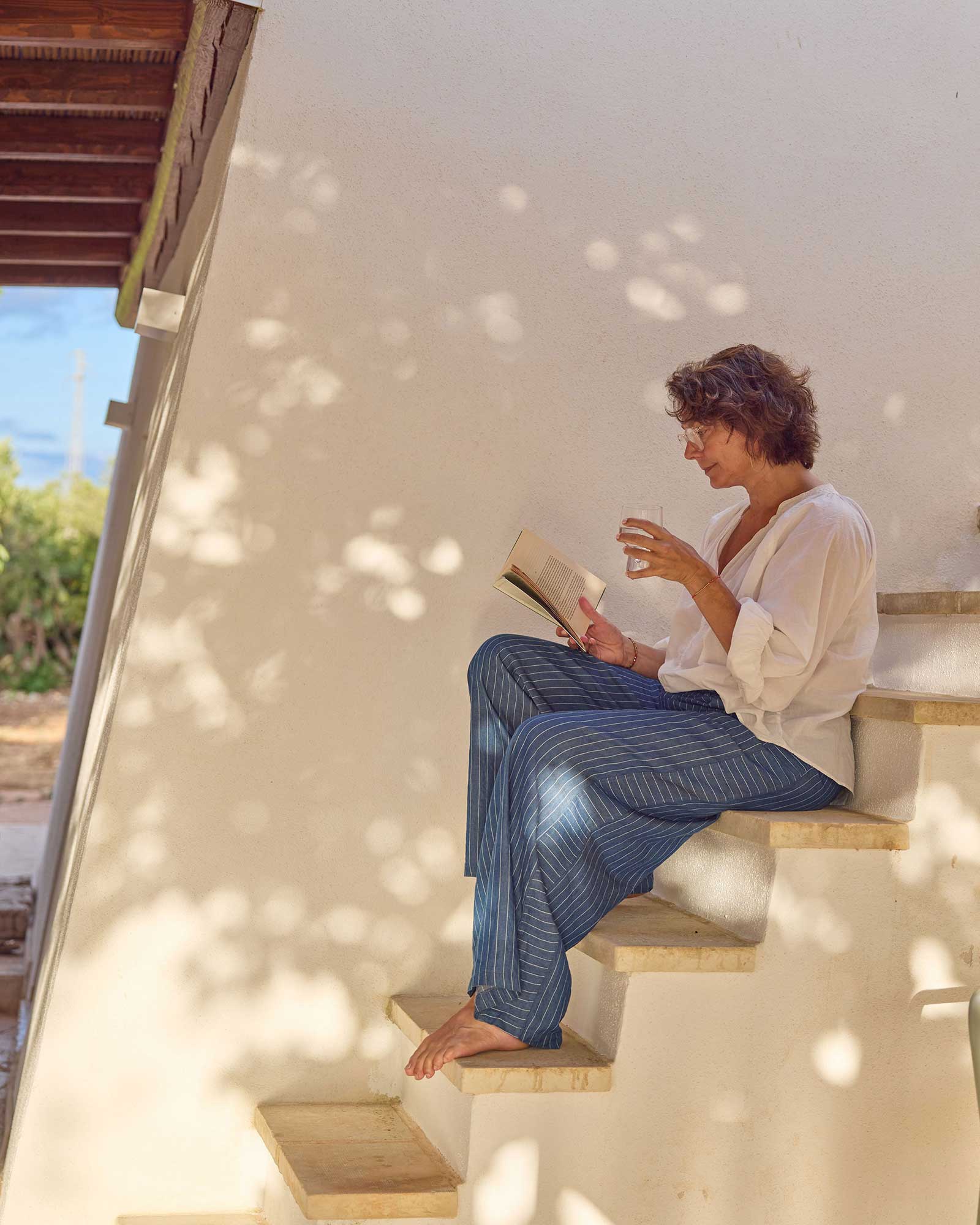 casa-di-gelso_house_puglia-italy_exterior-reading.jpg
