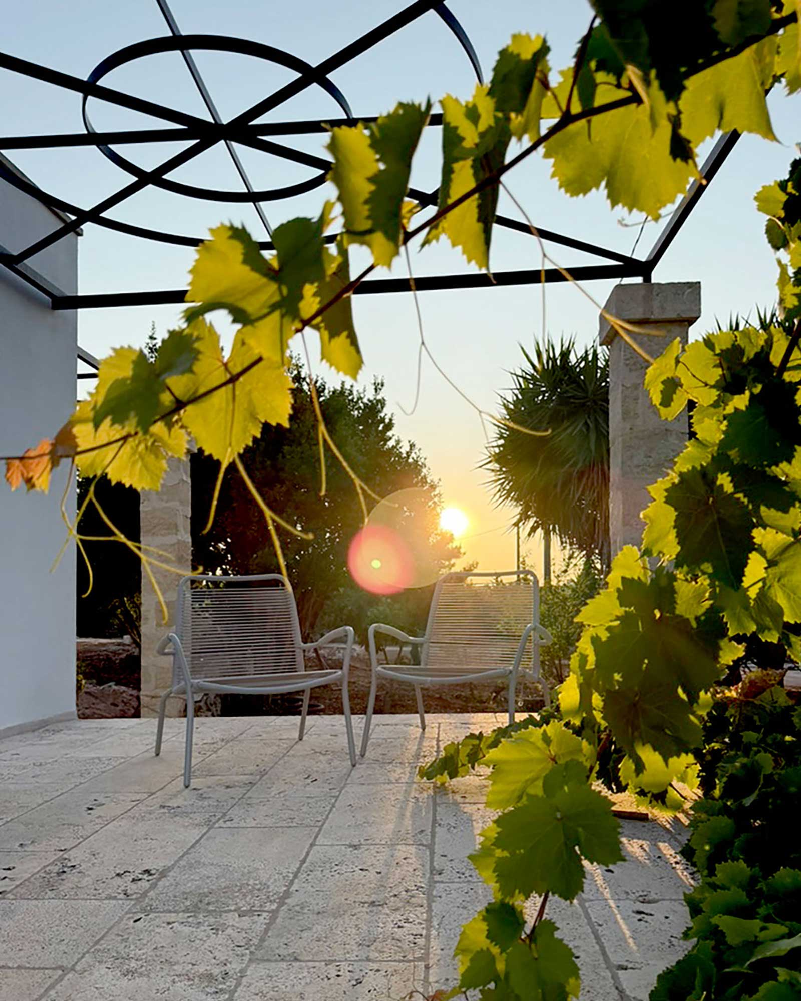 casa-di-gelso_house_puglia-italy_exterior-sunset.jpg
