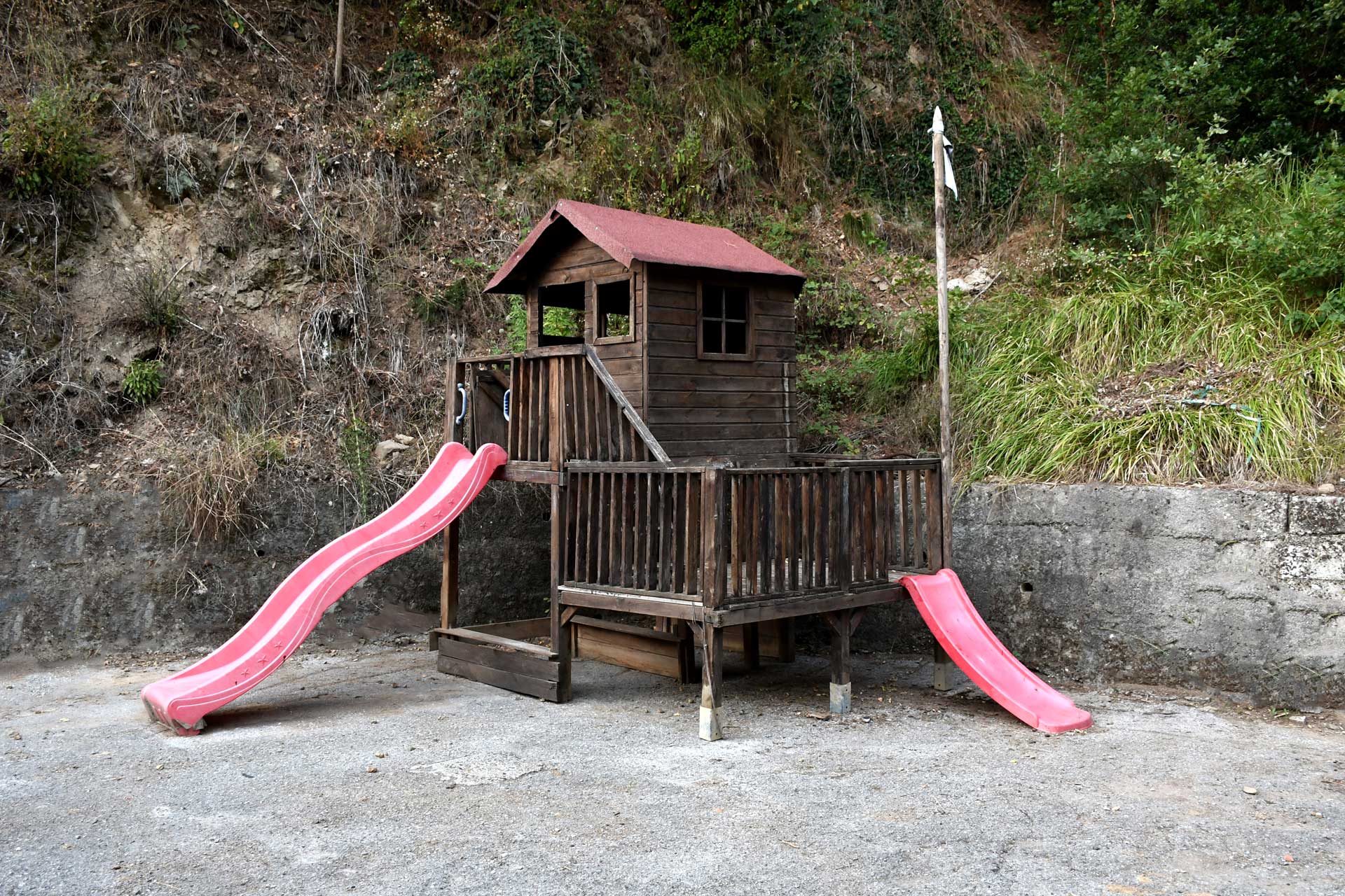 villa-mia_villa_toscana-lucca-italy_exterior-playhouse.jpg