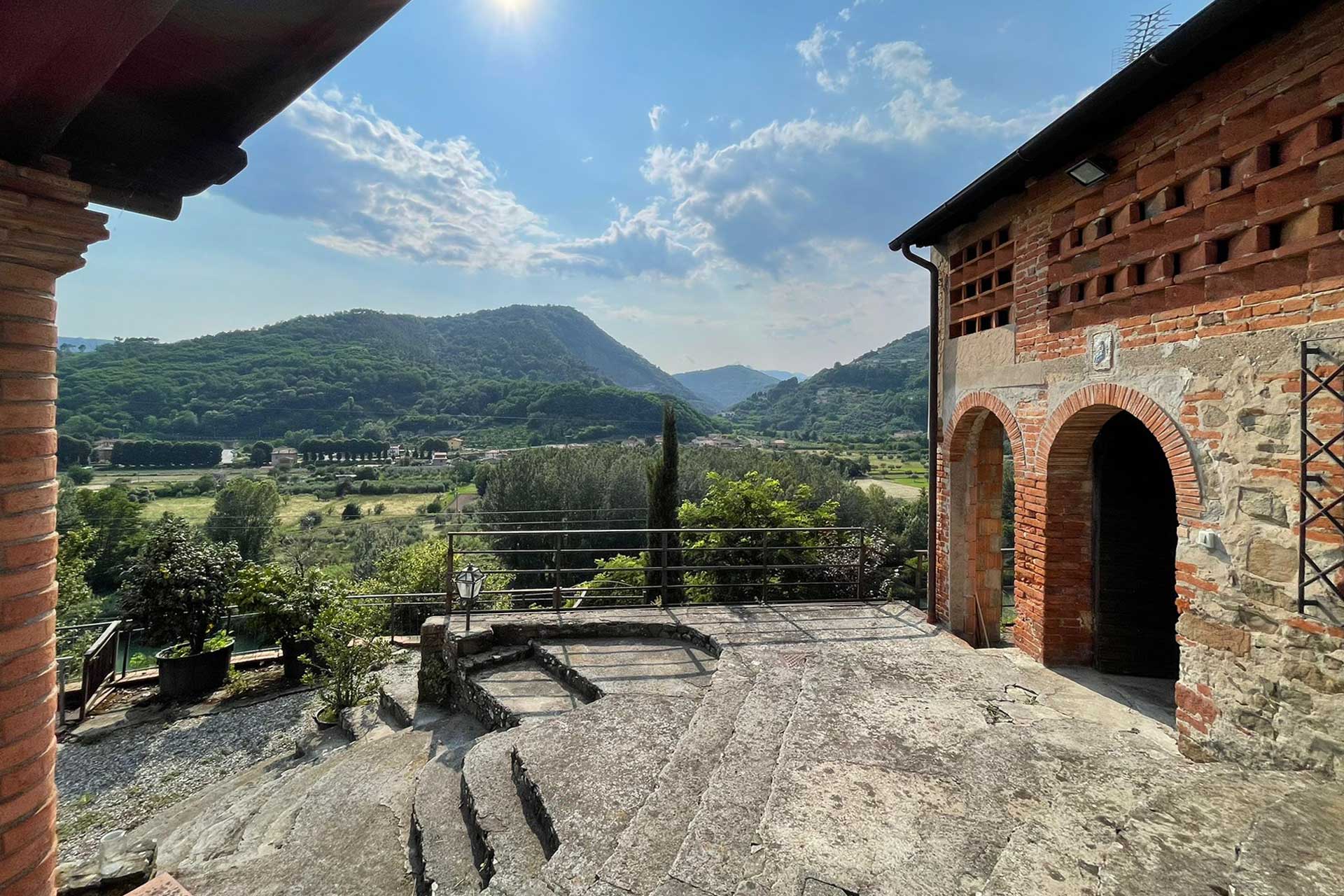 villa-mia_villa_toscana-lucca-italy_exterior-view-design.jpg