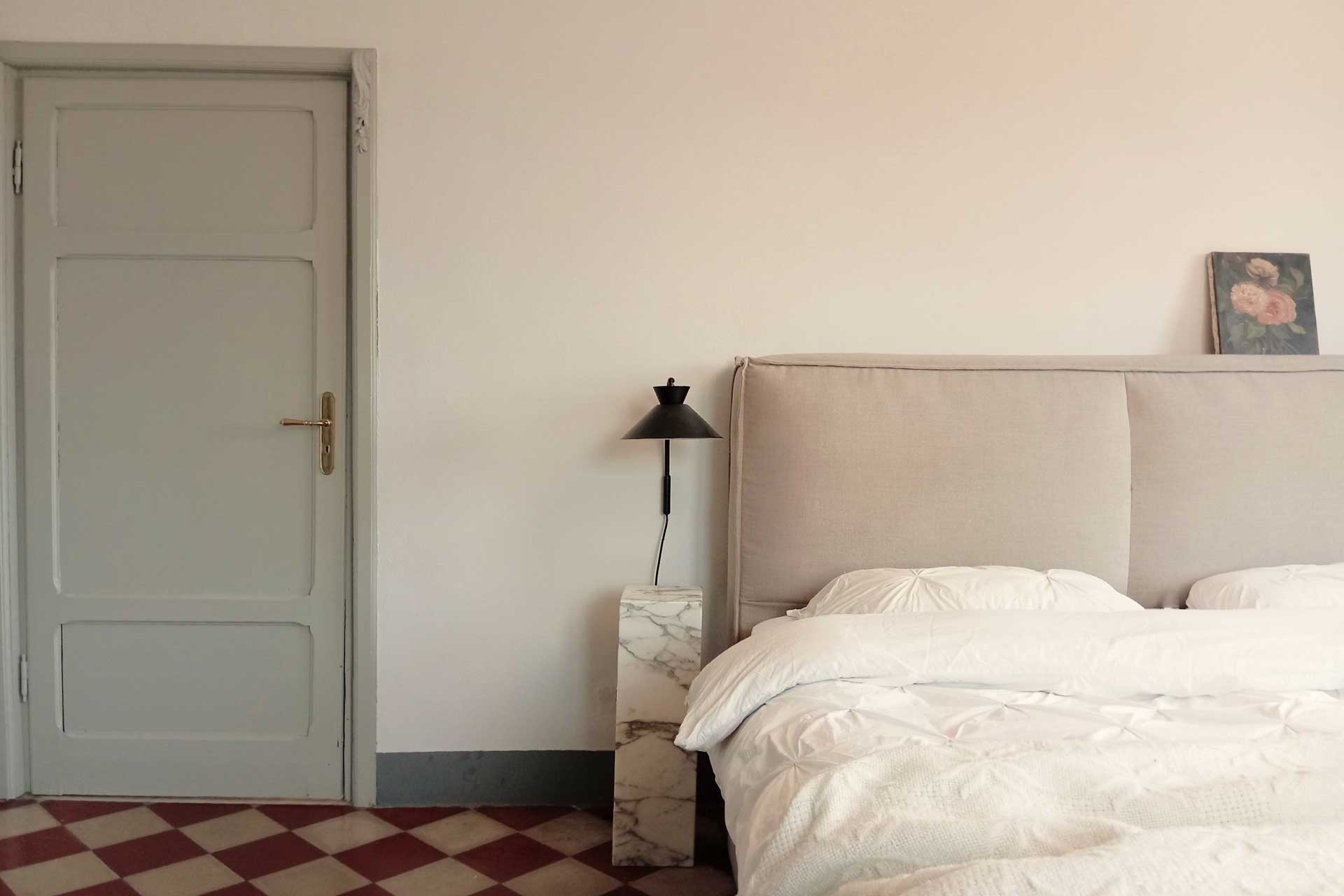 villa-mia_villa_toscana-lucca-italy_interior-bed-detail.jpg