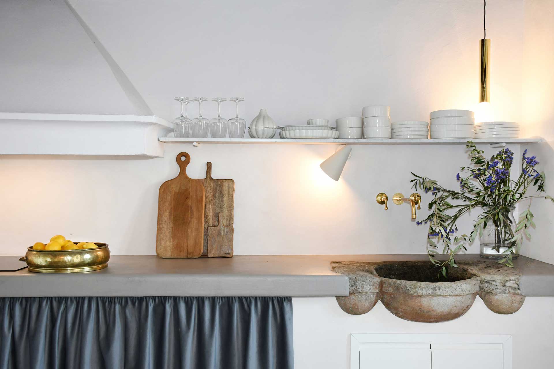 villa-mia_villa_toscana-lucca-italy_interior-kitchen.jpg