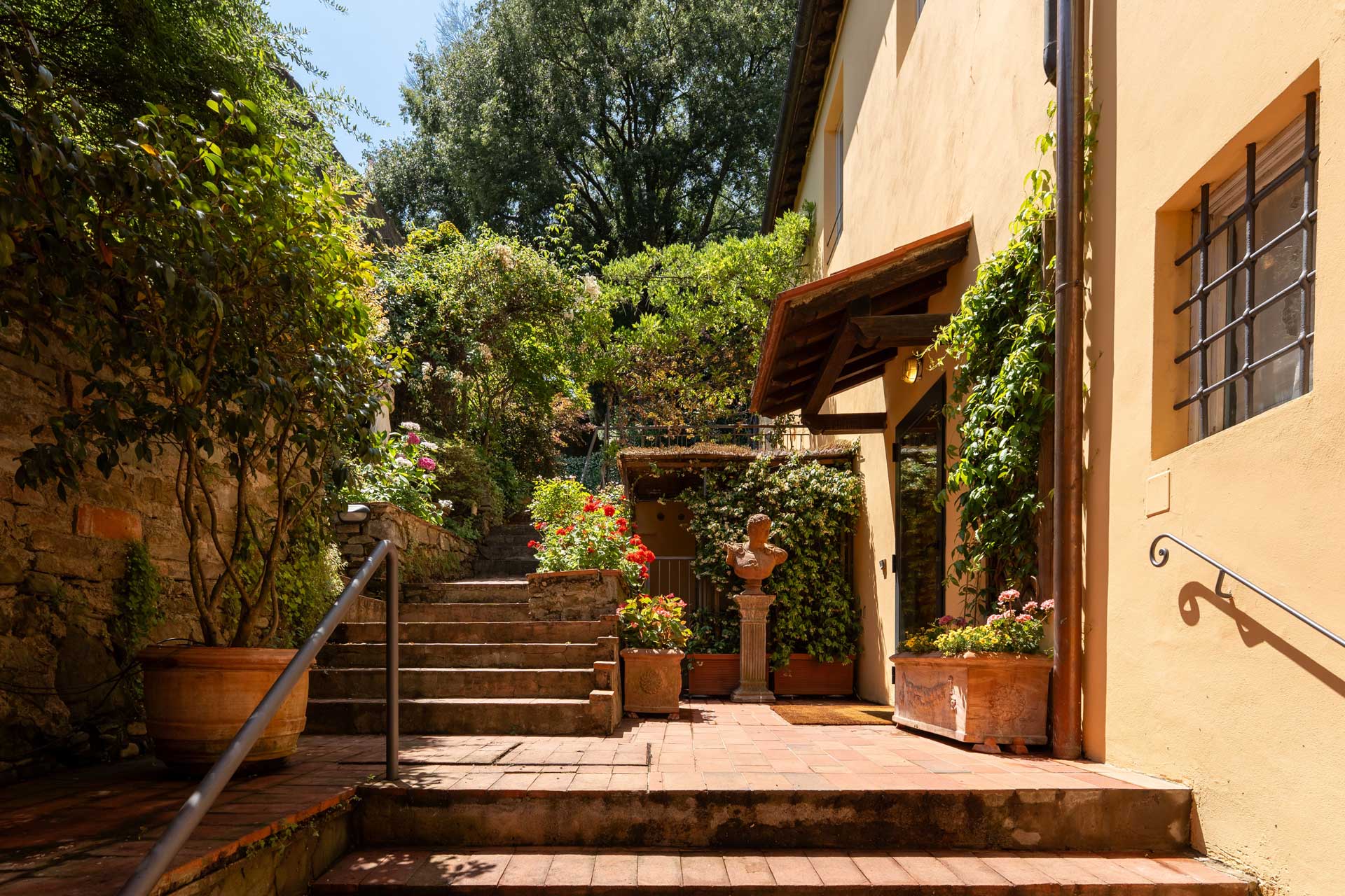 villa-angela_house_florence-tuscany-italy_exterior.jpg