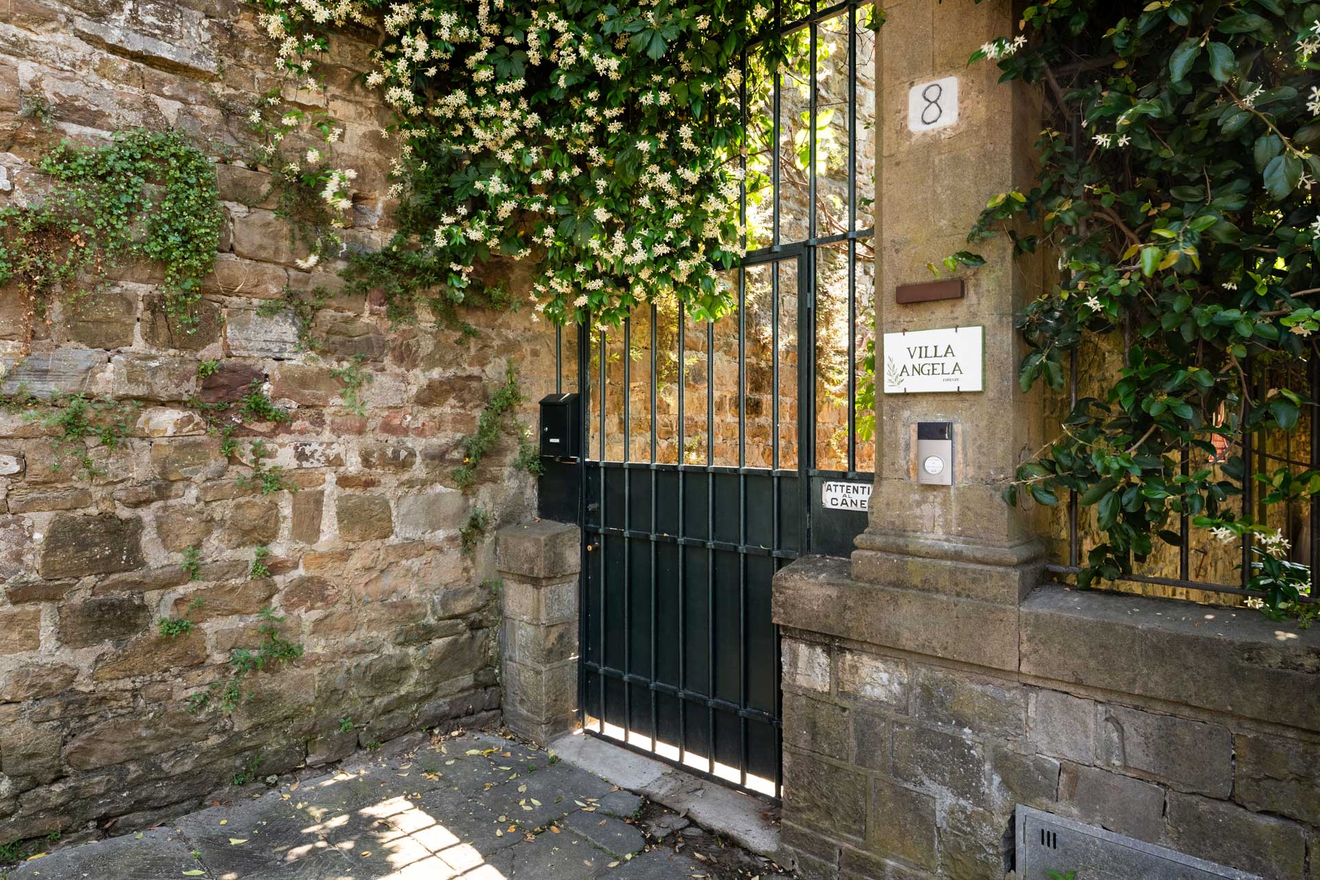 villa-angela_house_florence-tuscany-italy_exterior-entrance.jpg