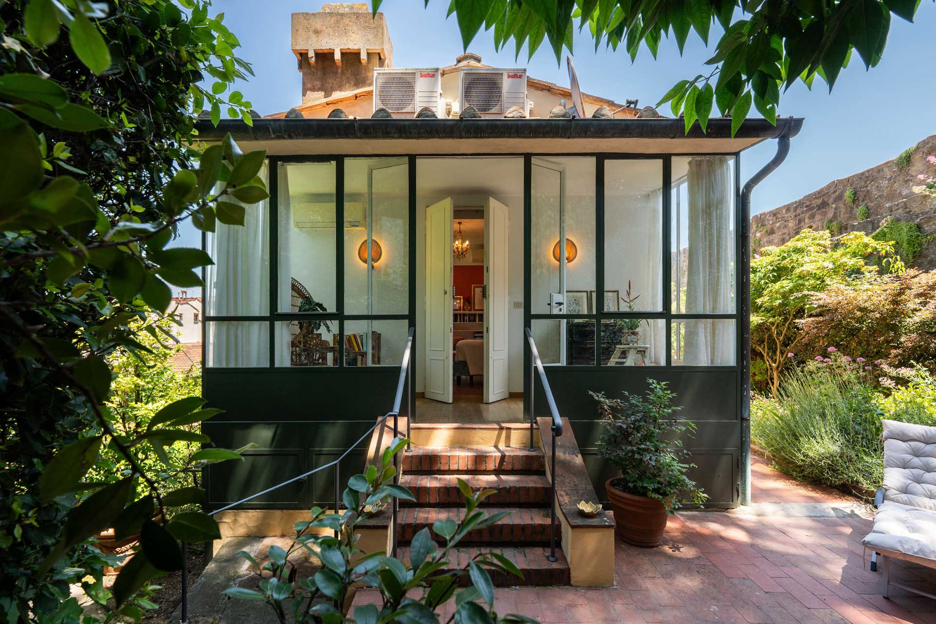 villa-angela_house_florence-tuscany-italy_exterior-facade-design.jpg