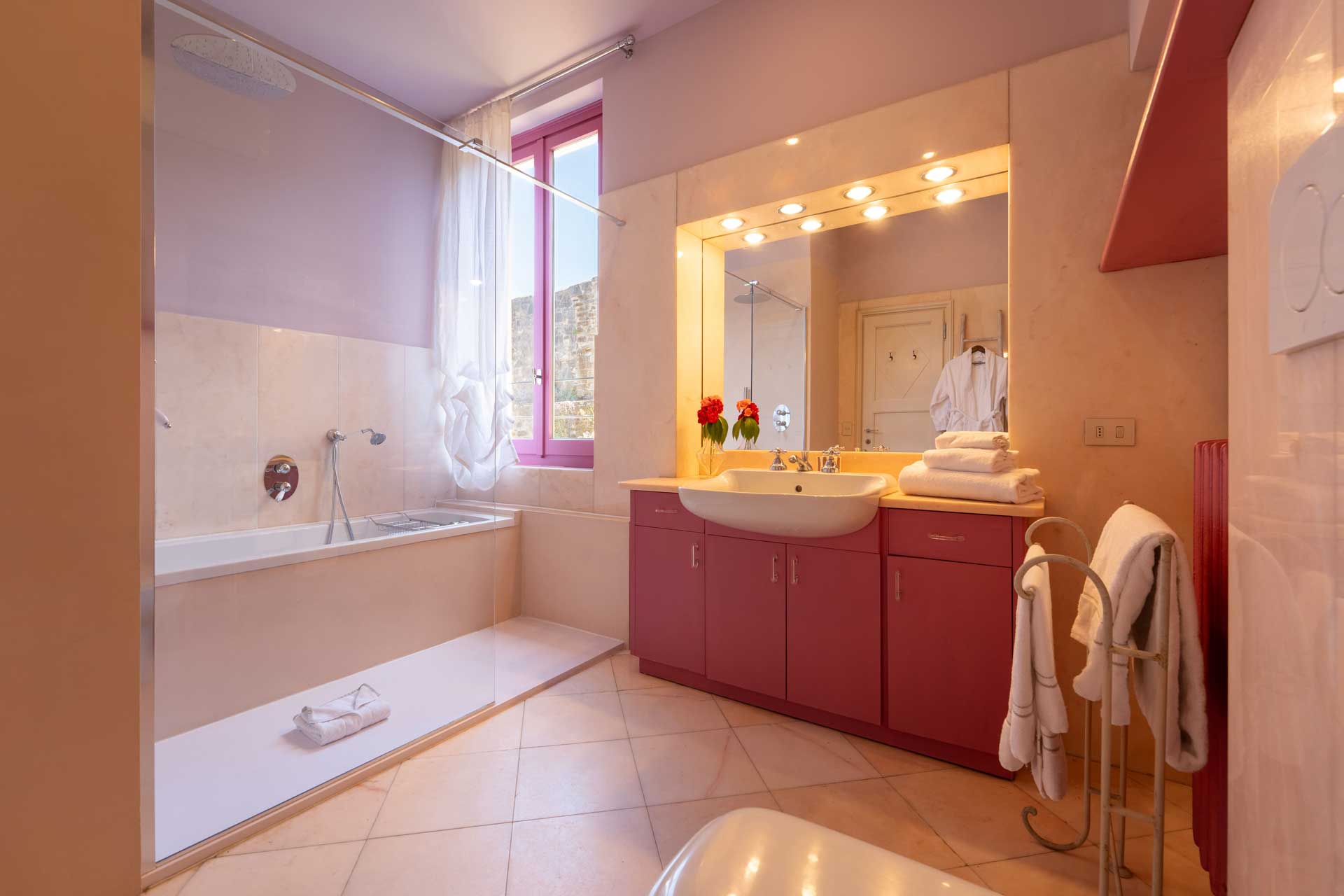 villa-angela_house_florence-tuscany-italy_interior-bathroom.jpg