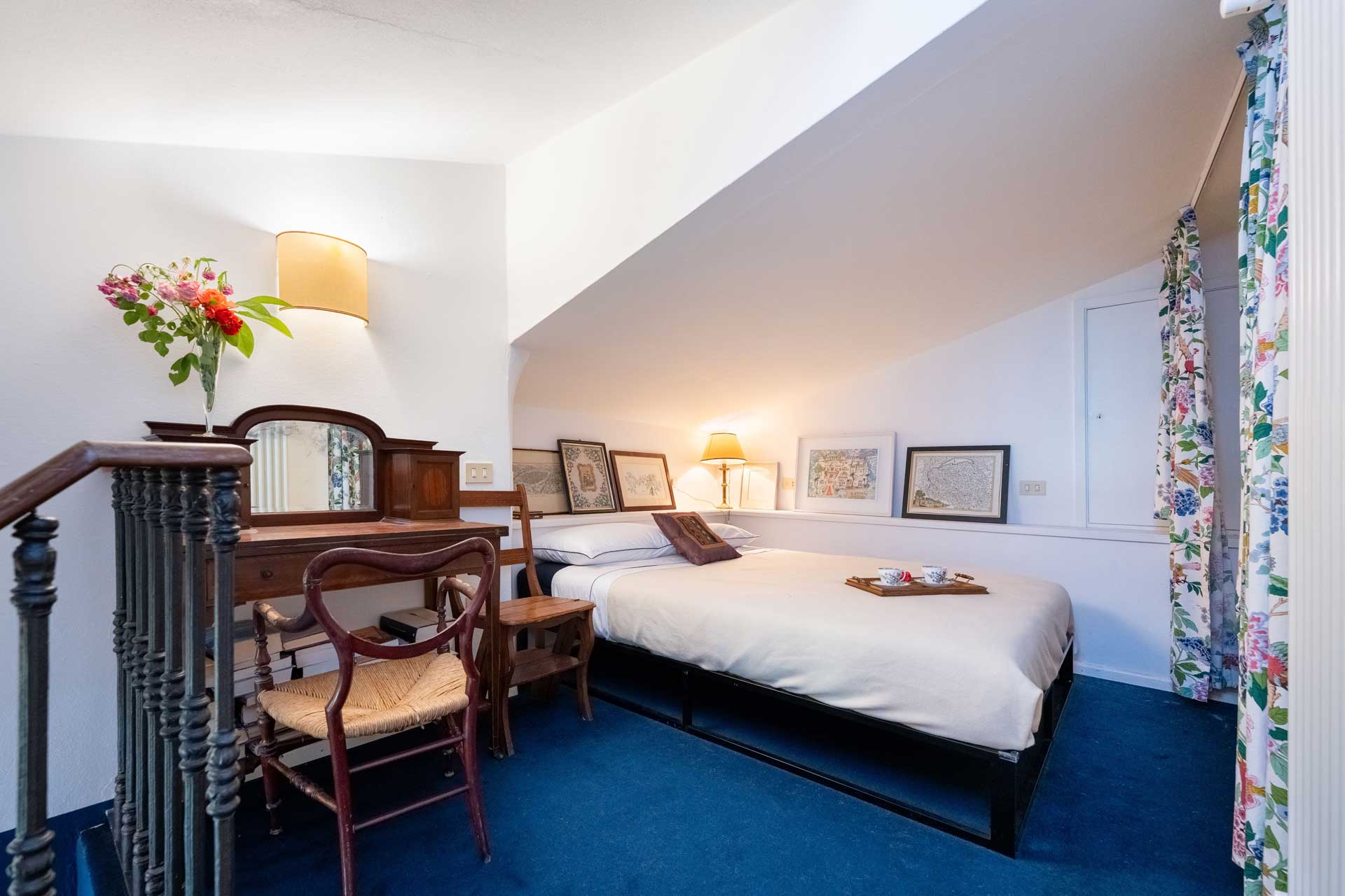 villa-angela_house_florence-tuscany-italy_interior-bed.jpg
