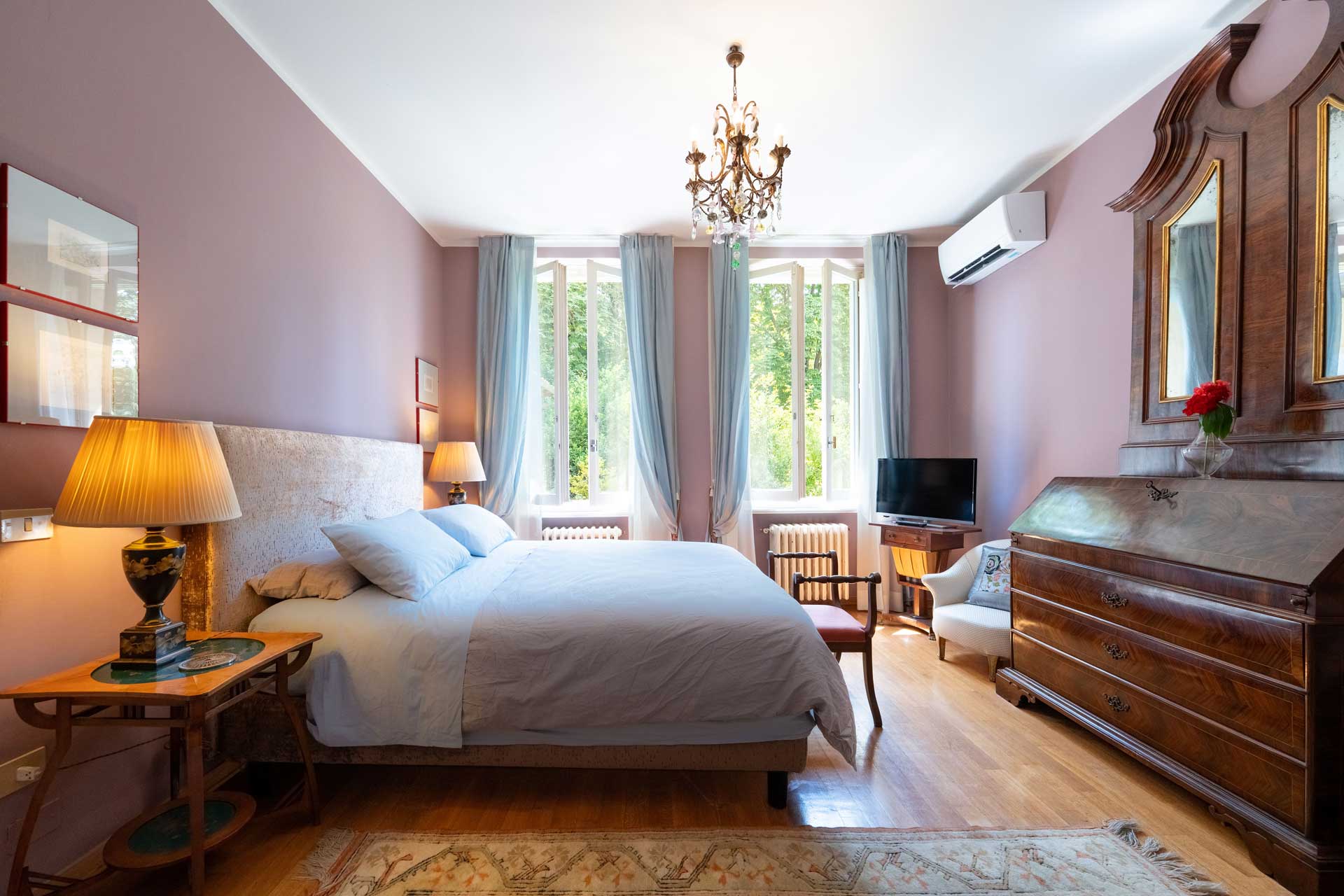 villa-angela_house_florence-tuscany-italy_interior-bedroom-design.jpg