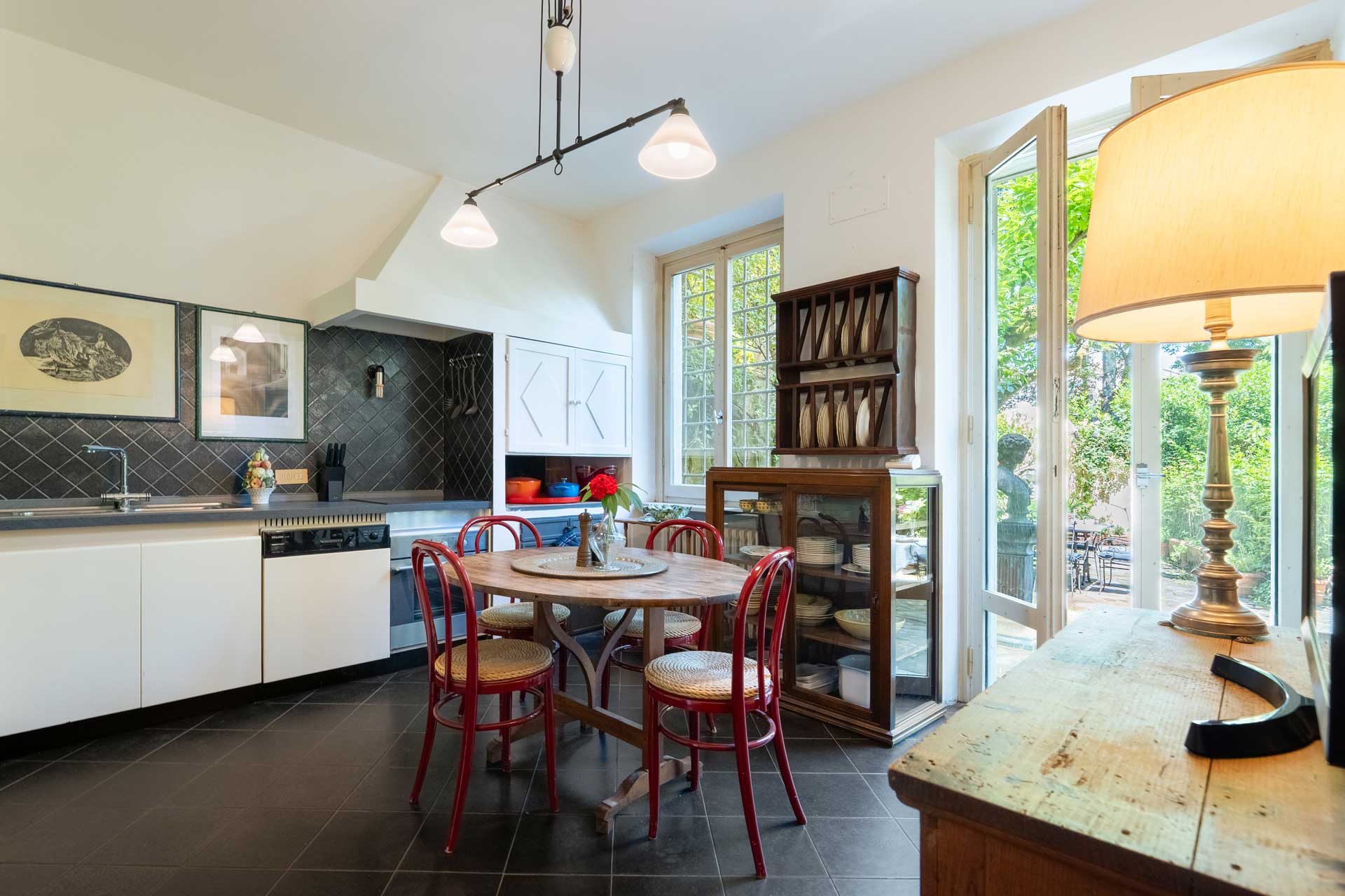 villa-angela_house_florence-tuscany-italy_interior-kitchen.jpg
