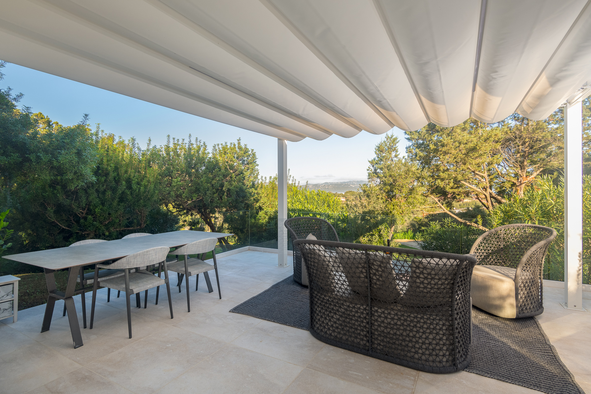 villa-bianca-porto-rotondo_estate_sardegna-italy_exterior-design-terrace.jpg