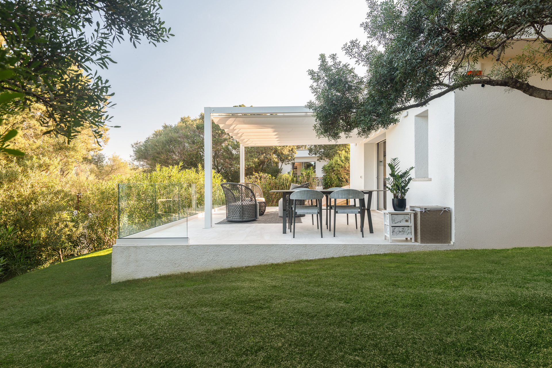 villa-bianca-porto-rotondo_estate_sardegna-italy_exterior-terrace-.jpg