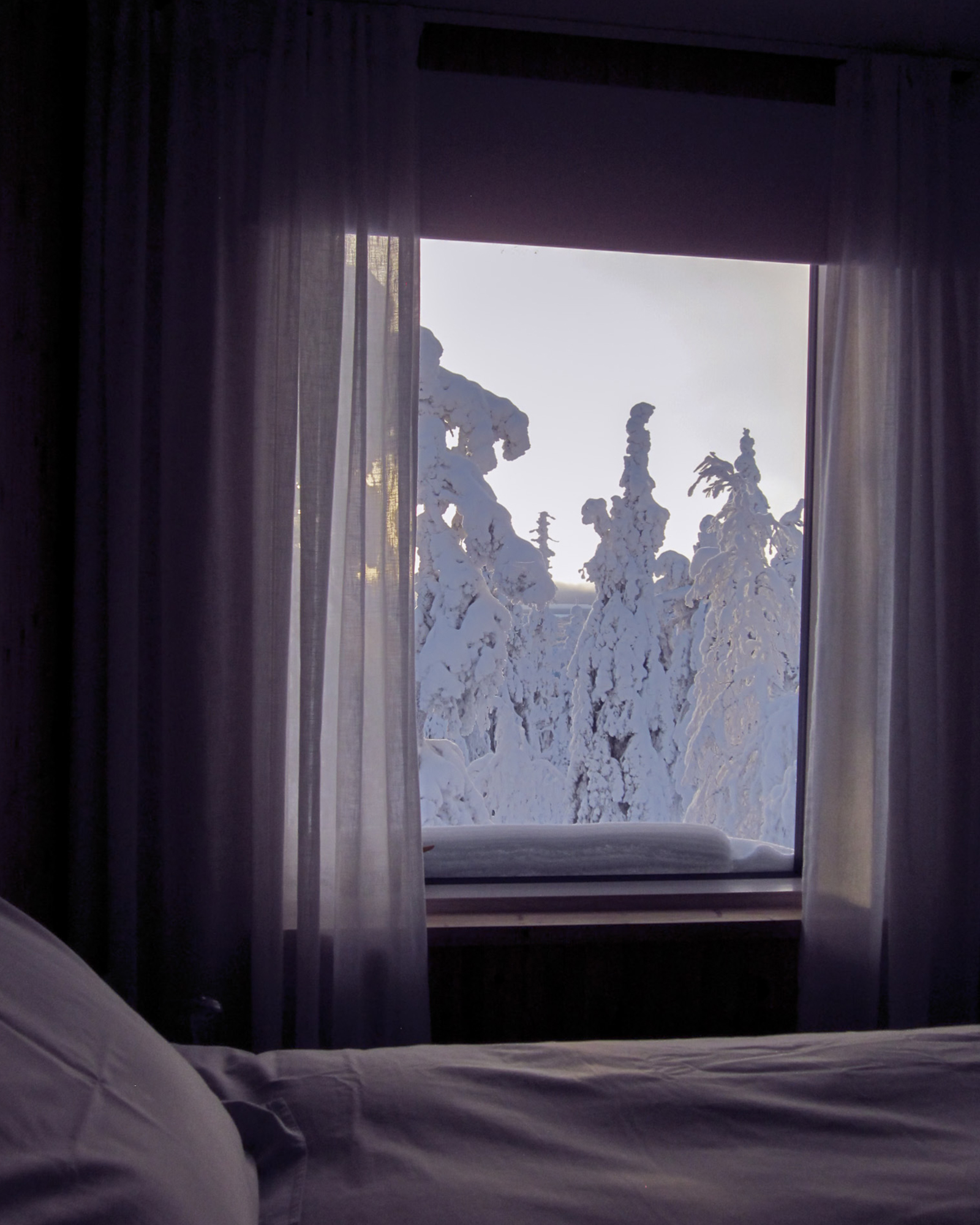 hansaram-artist-residency-finland_exterior-winter-bedroom.jpg