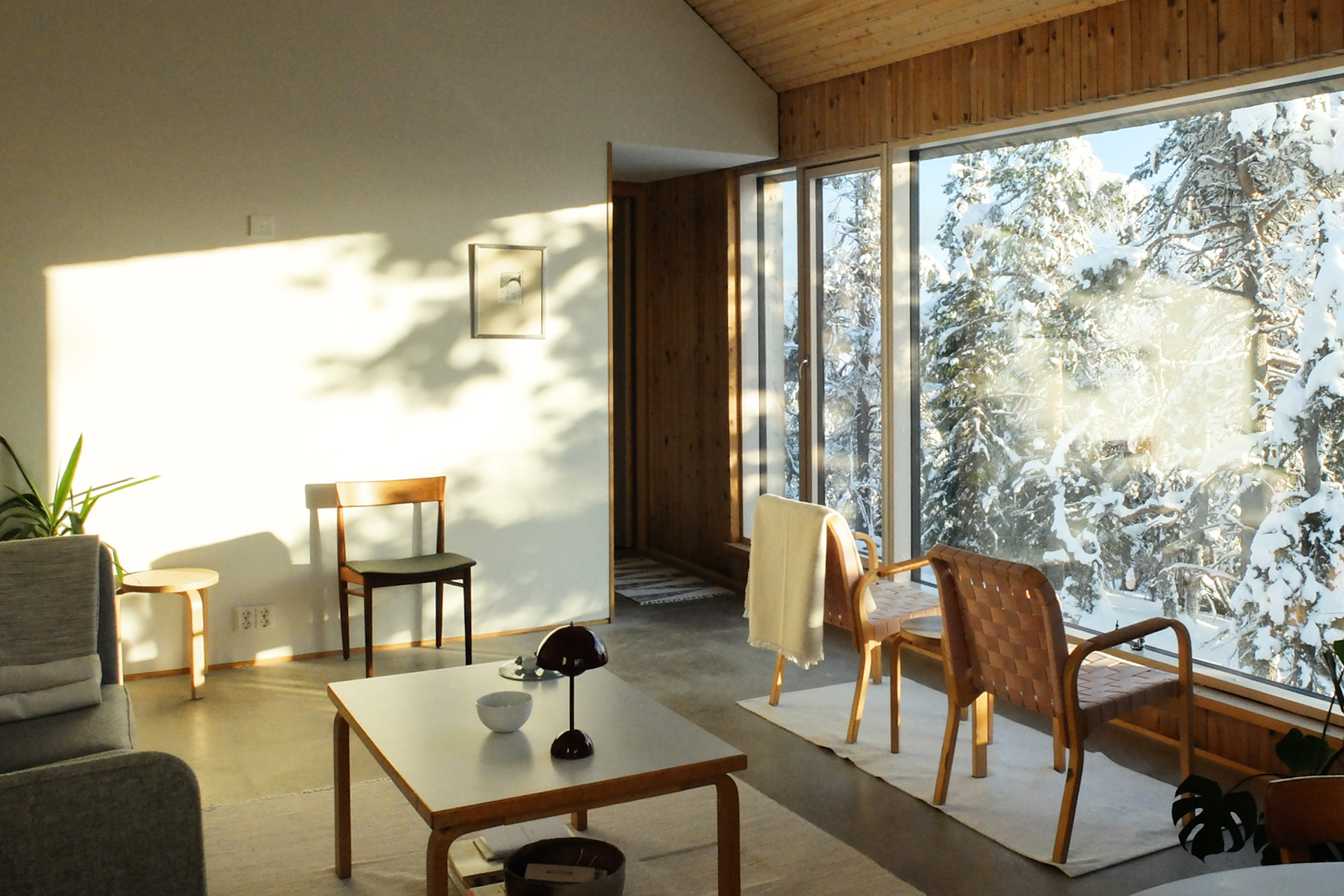 hansaram-artist-residency_house_posio-lapland-finland-interior-window.jpg