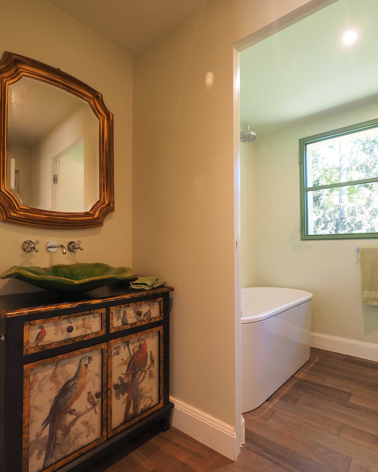 the-greenhouse-lake-como_house_lake-como-italy_interior-bathtub.jpg