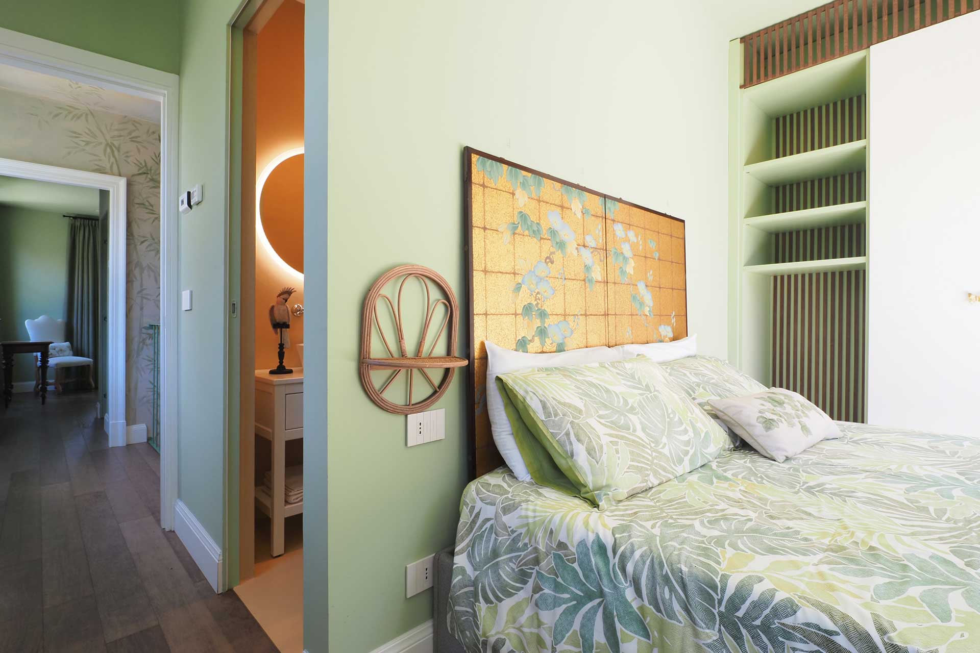 the-greenhouse-lake-como_house_lake-como-italy_interior-bed.jpg