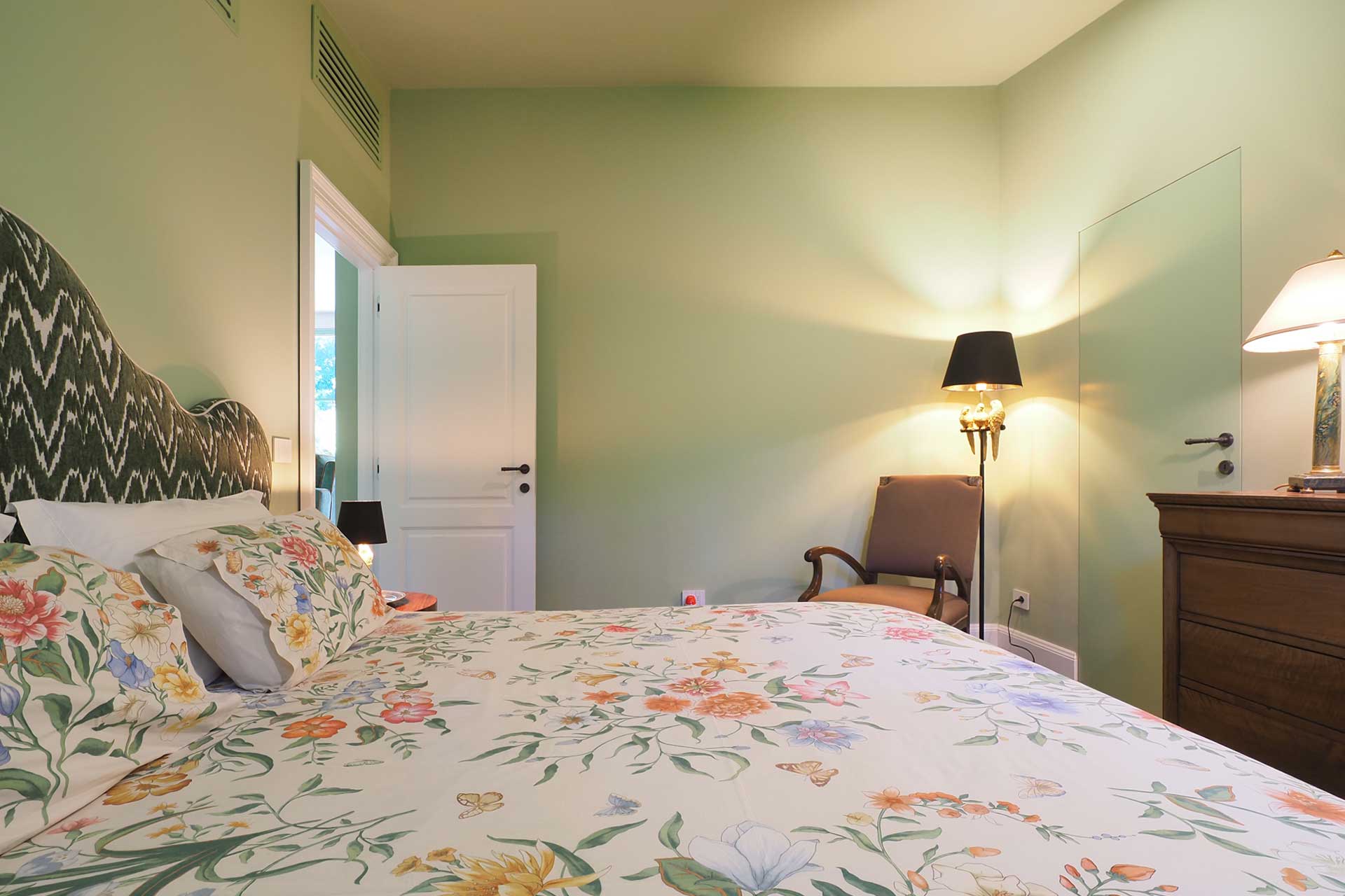 the-greenhouse-lake-como_house_lake-como-italy_interior-bedroom-design.jpg