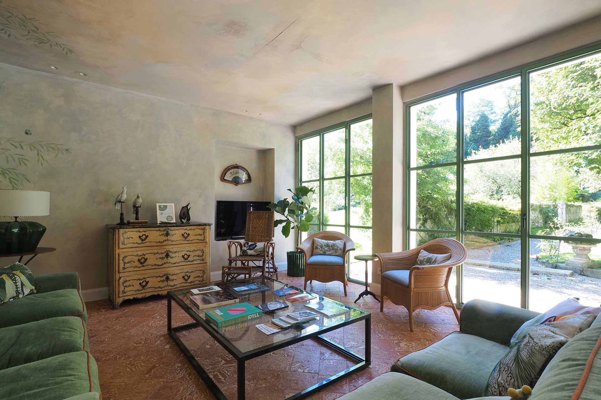 the-greenhouse-lake-como_house_lake-como-italy_interior-view.jpg