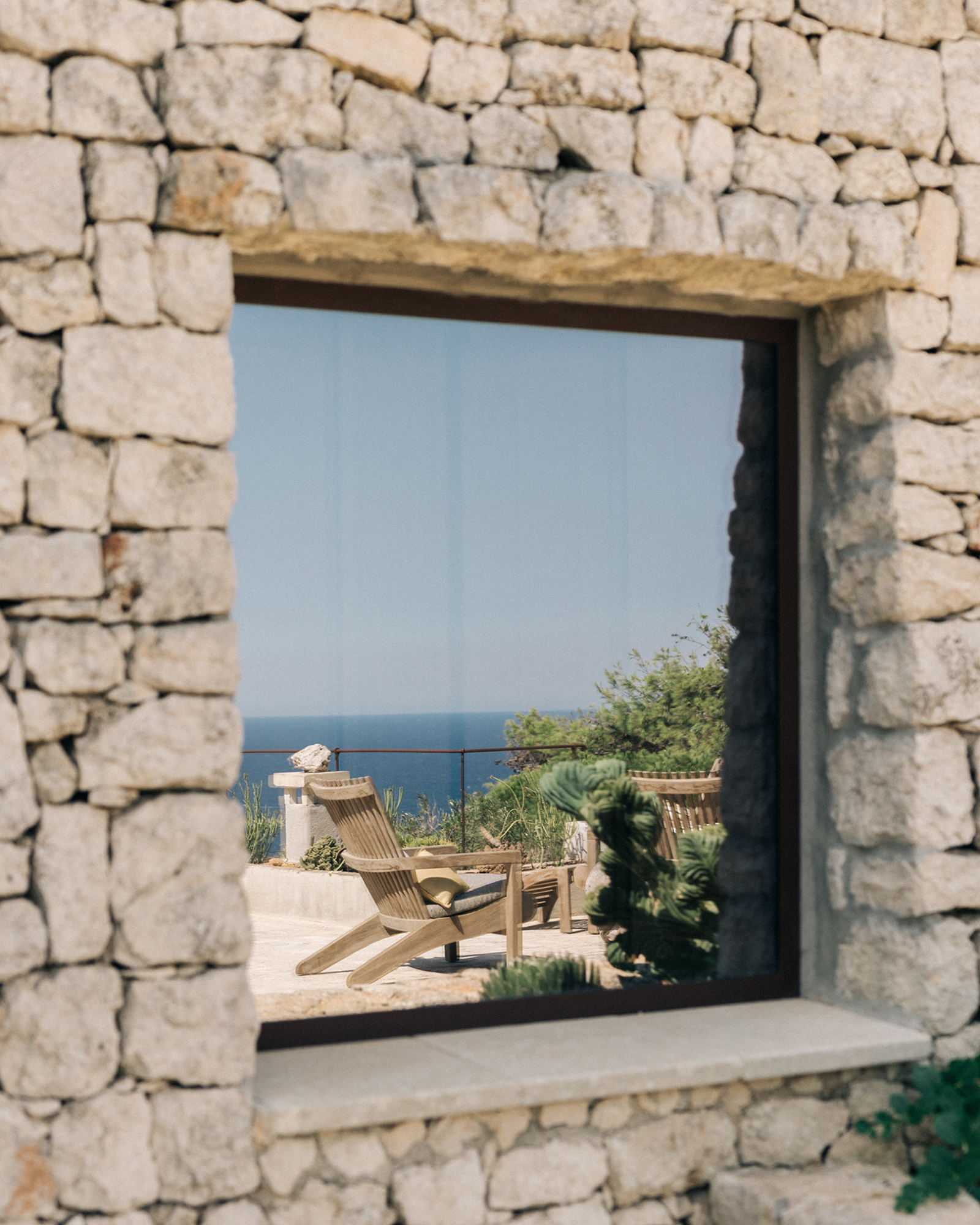 villa-acquamarina_villa_Puglia-Provincia-di-Lecce-italy_exterior-window.jpg