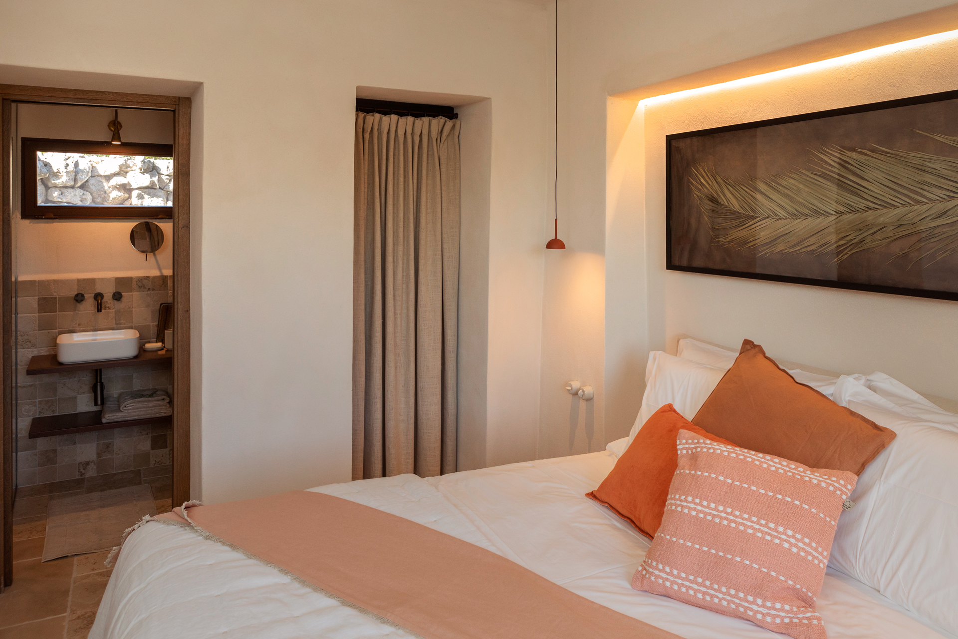 villa-acquamarina_villa_Puglia-Provincia-di-Lecce-italy_interior-bed-room.jpg