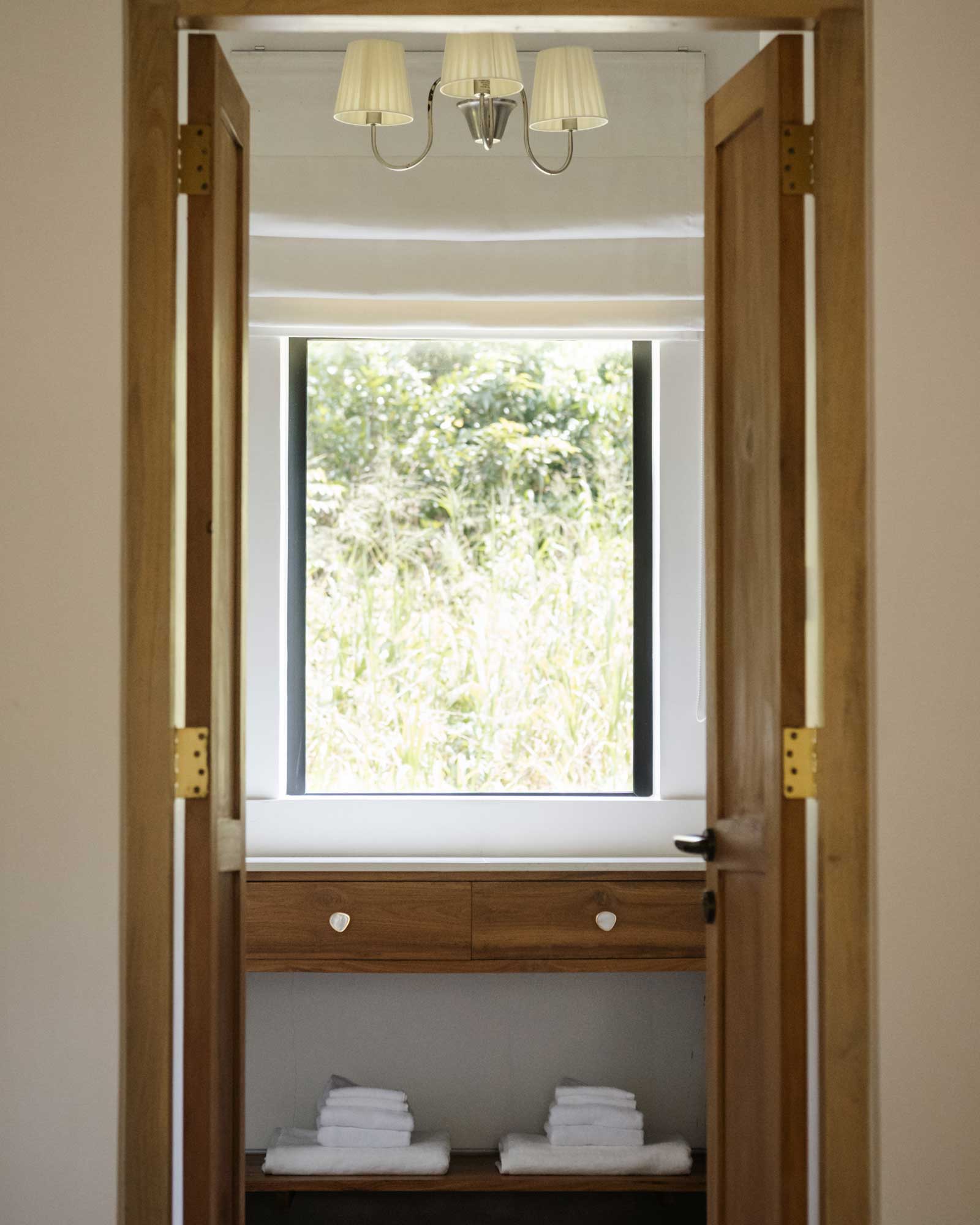 the-sa-house_villa_talpe-sri-lanka_interior-bathroom.jpg