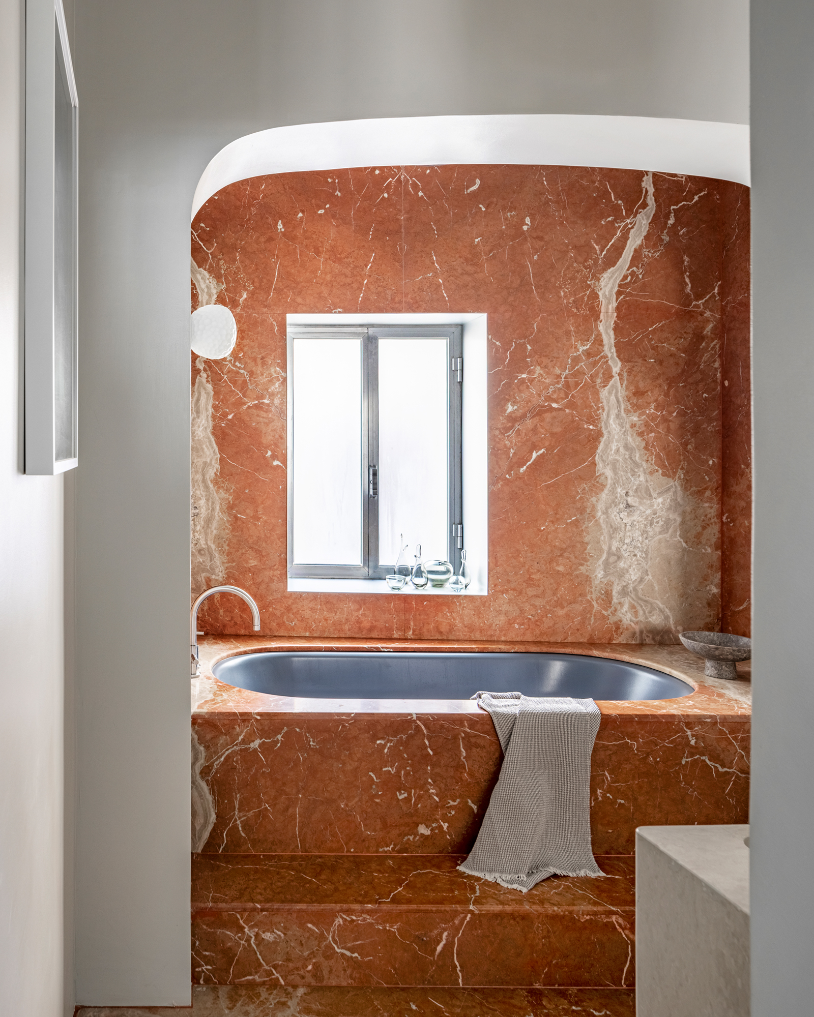 palazzetto-grasso_palazzo_sicily-italy_interior-bathroom.jpg