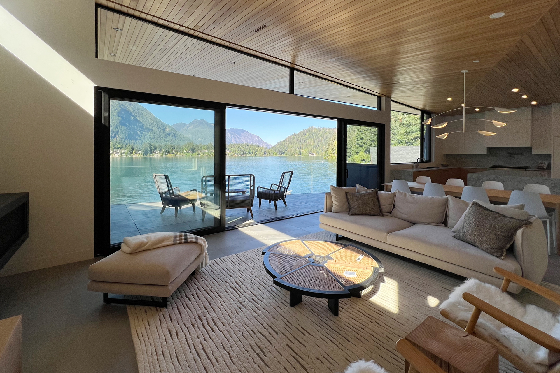 modern-lakehouse_house_British-Columbia-canada_interior-space.jpg