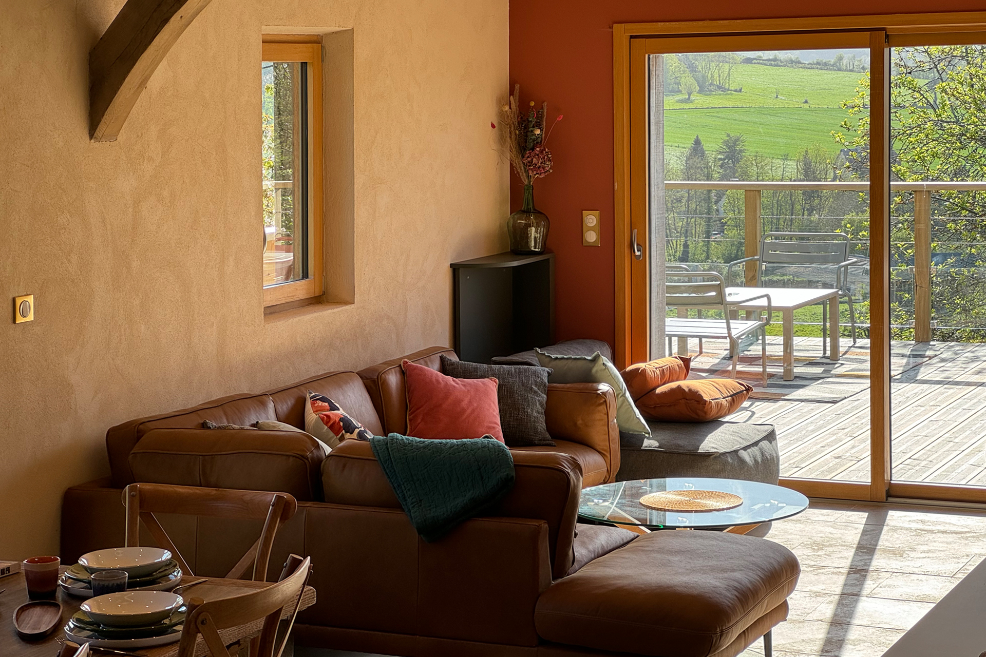 le-clos-du-haut_farmhouse_normandy-france_interior-sofa.jpg