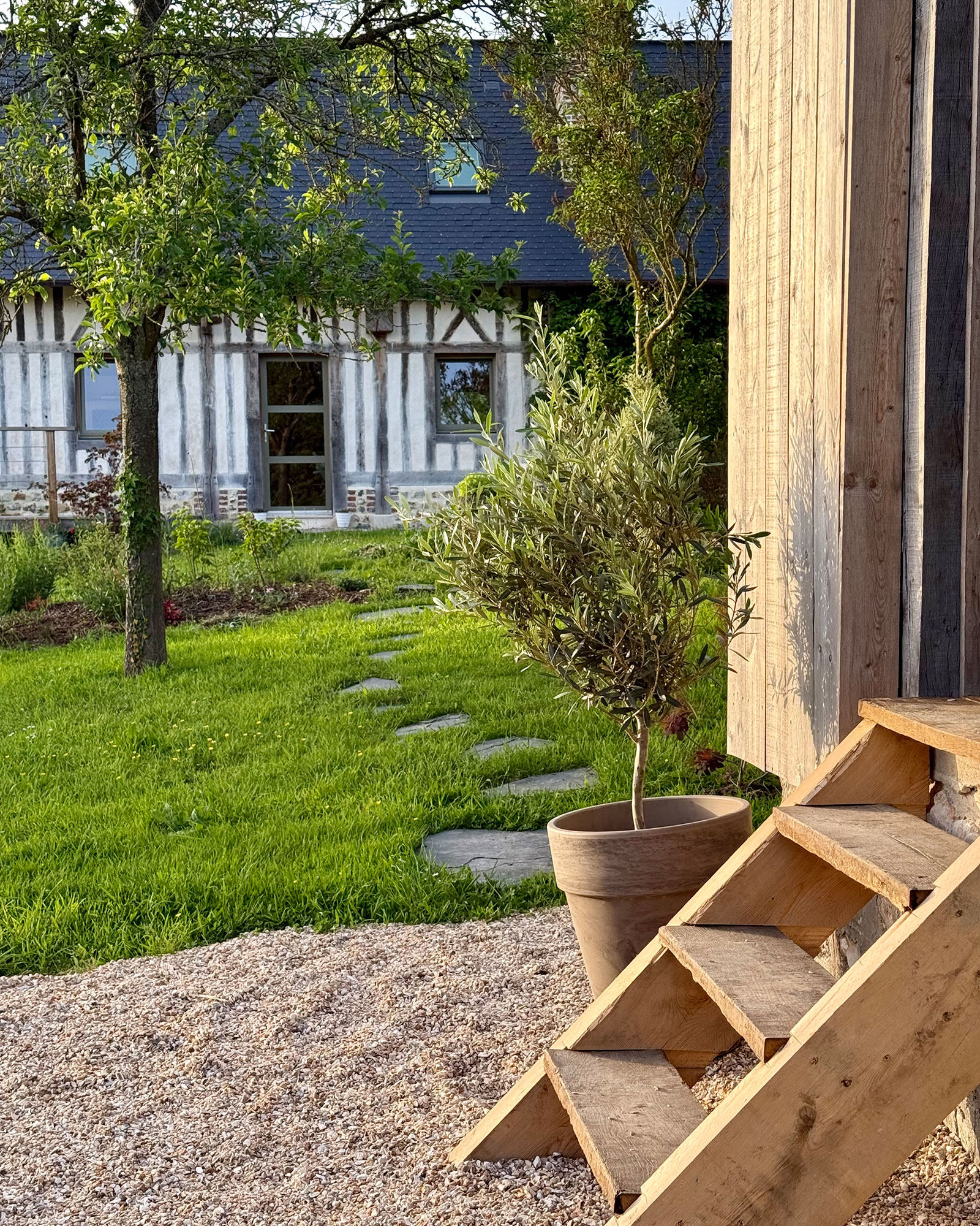 le-clos-du-haut_farmhouse_normandy-france_interior-wellness-entrance.jpg