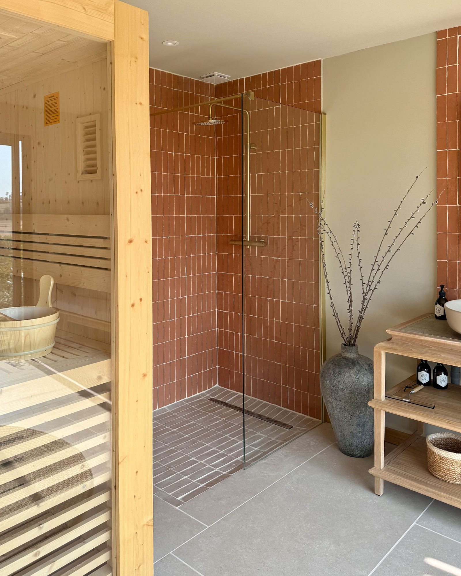 le-clos-du-haut_farmhouse_normandy-france_interior-wellness-shower.jpg