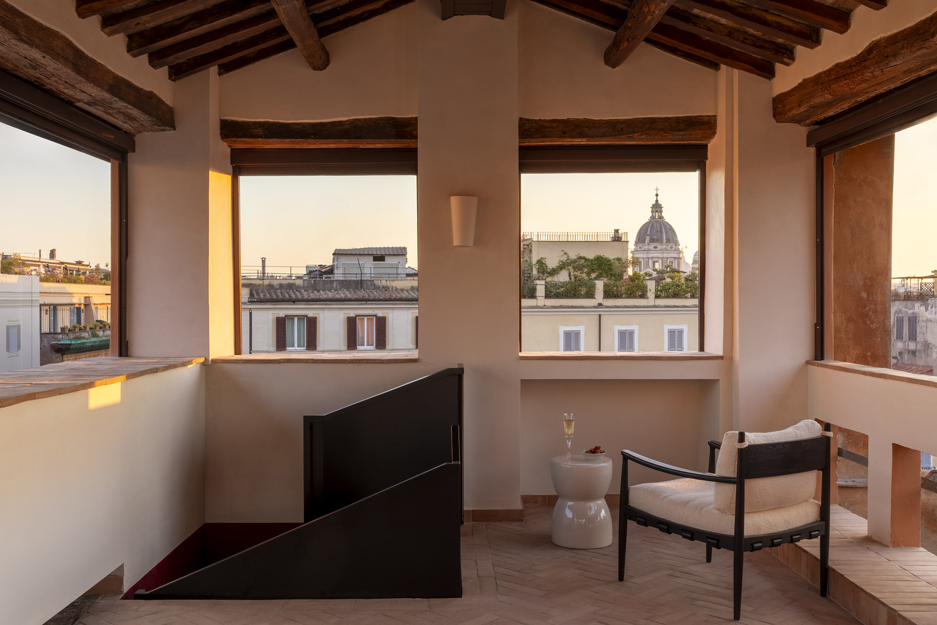 casa-naman_apartment_roma-italy_exterior-terrace.jpg