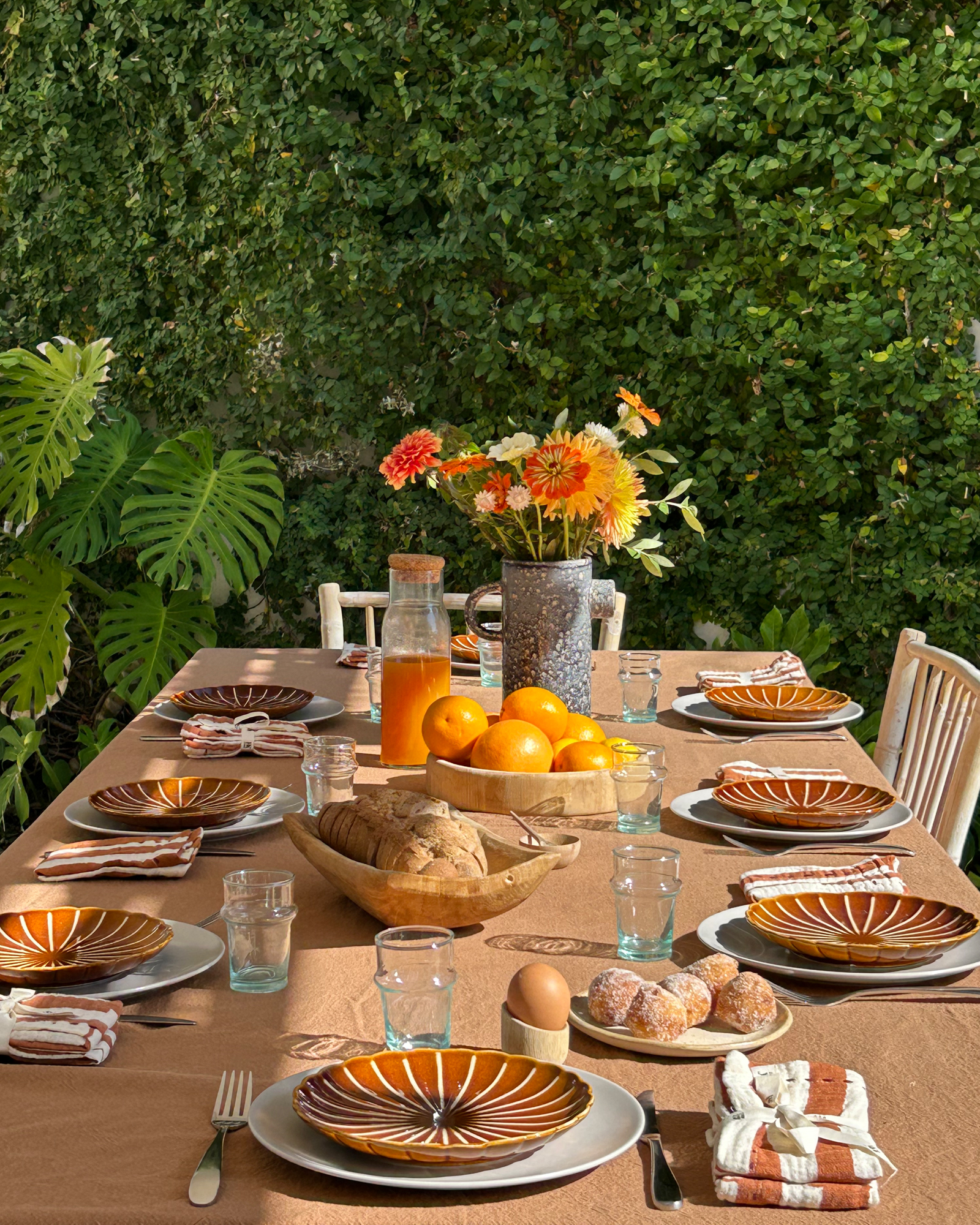 casa-santa-teresa_villa_ajaccio-corse-france_exterior-table.jpg