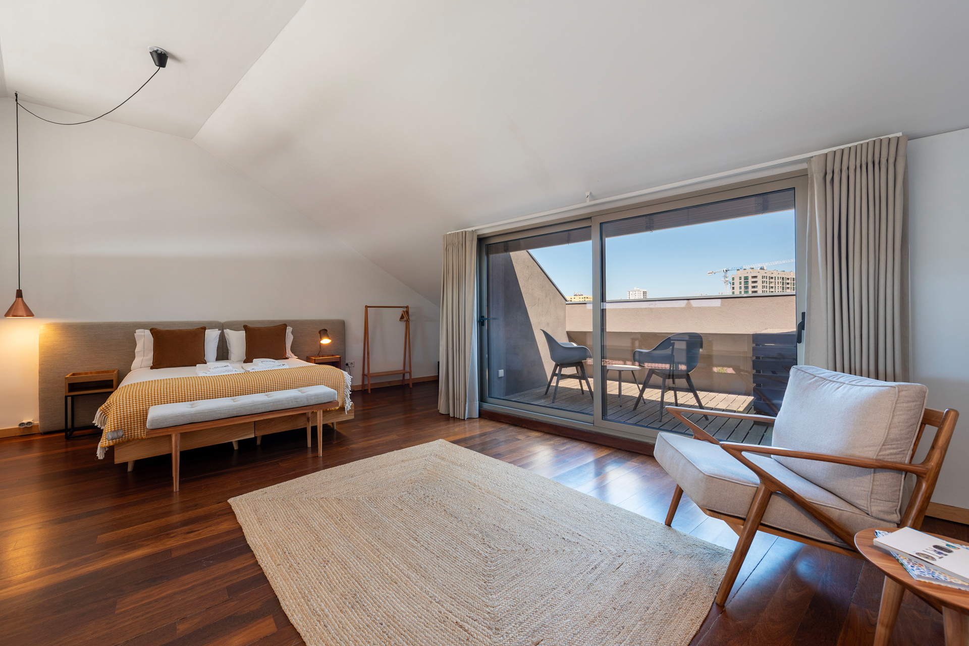 porto-rooftop-apartment_apartment_porto-portugal-interior-bedroom.jpg