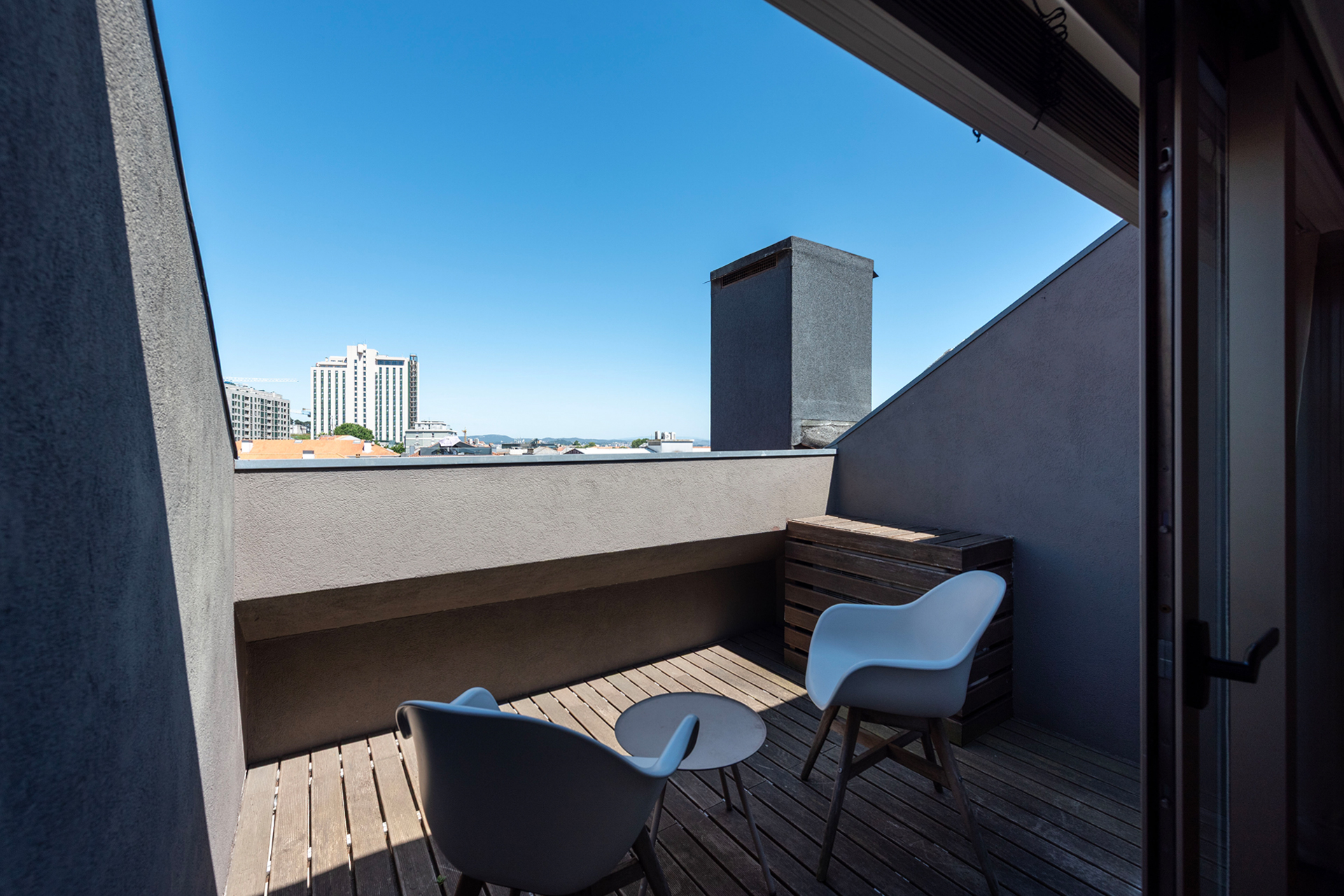 porto-rooftop-apartment_apartment_porto-portugal-interior-bedroom-terrace.jpg