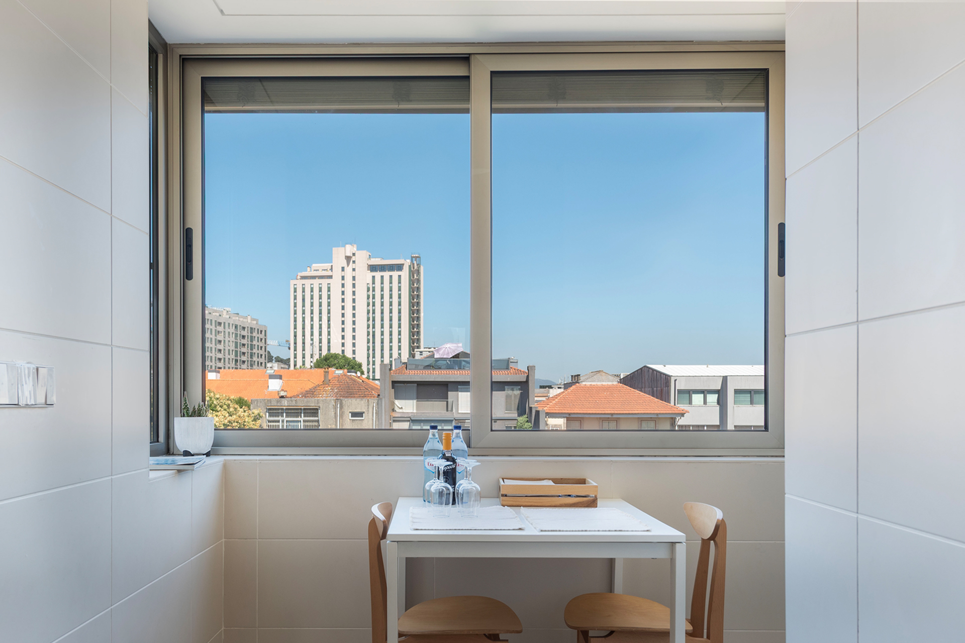porto-rooftop-apartment_apartment_porto-portugal-interior-kitchen-view.jpg