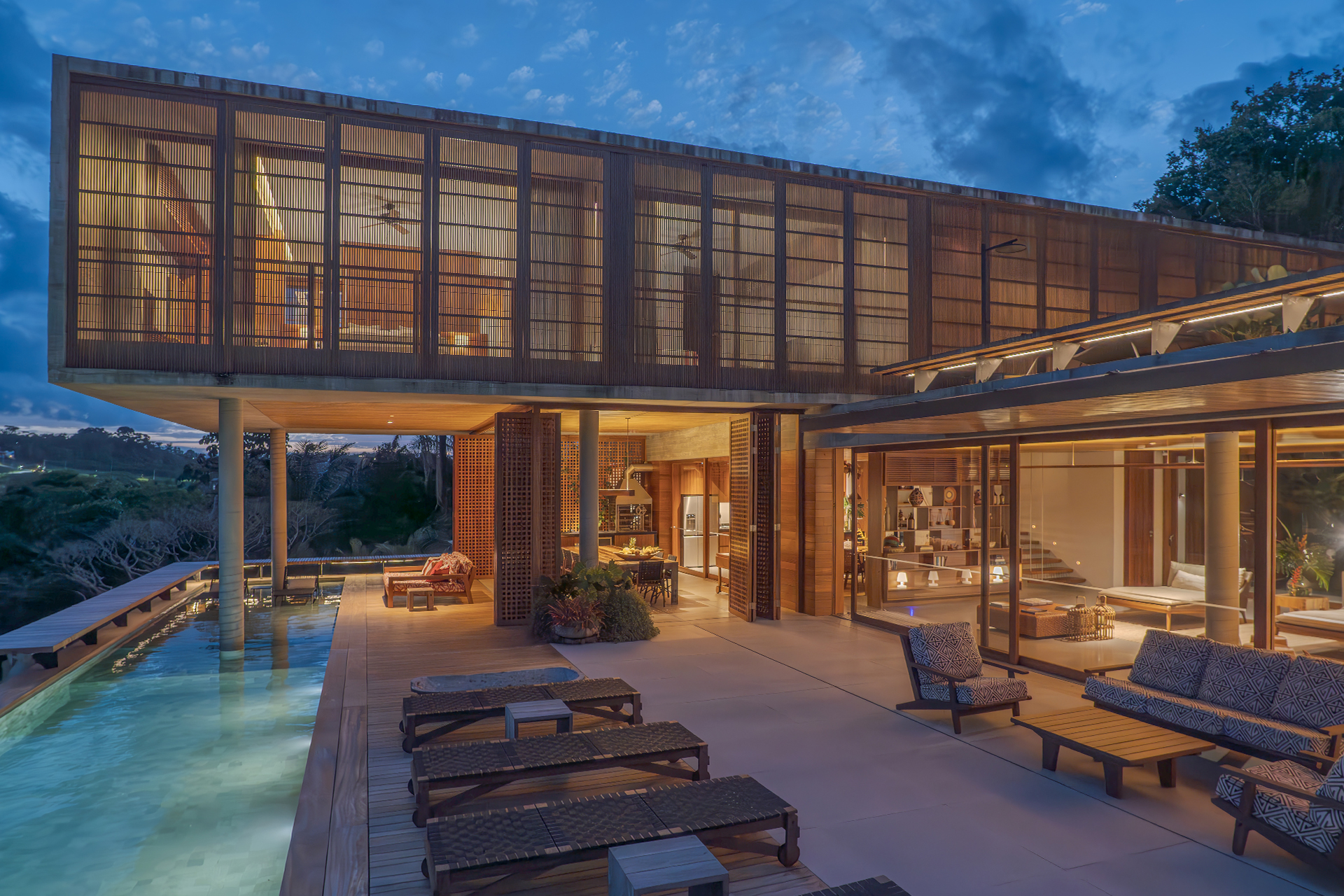 resende-villa_villa_bahia-brazil_exterior-night.jpg