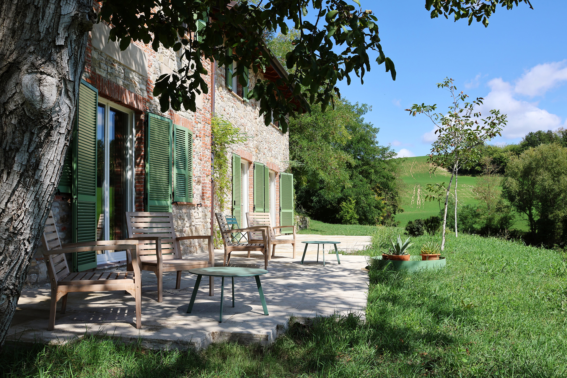 poggio-castellaro-byboutique_farmhouse_Pianello-Val-Tidone-italy_exterior-design.jpg