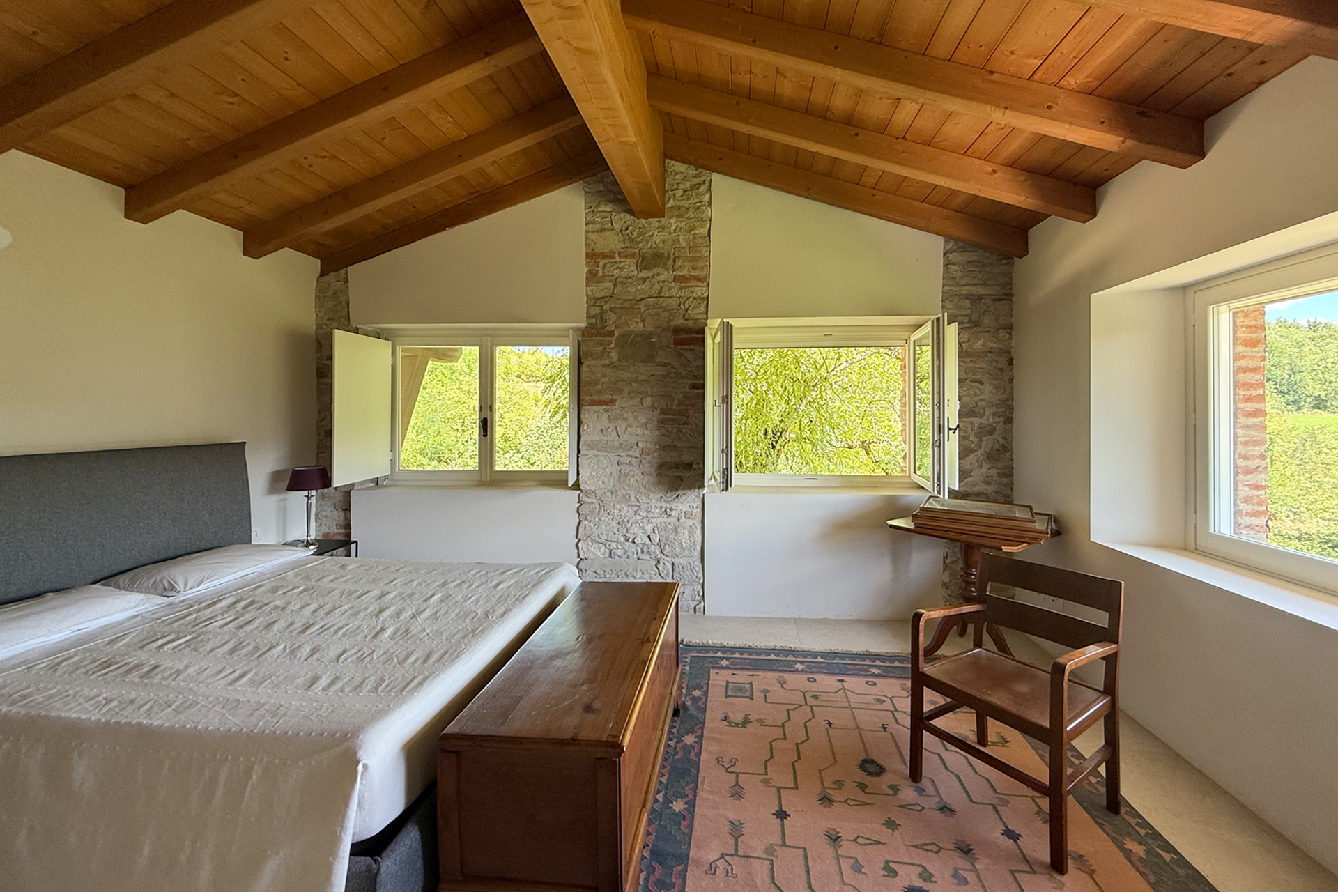 poggio-castellaro-byboutique_farmhouse_Pianello-Val-Tidone-italy_interior-bed-room-design.jpg