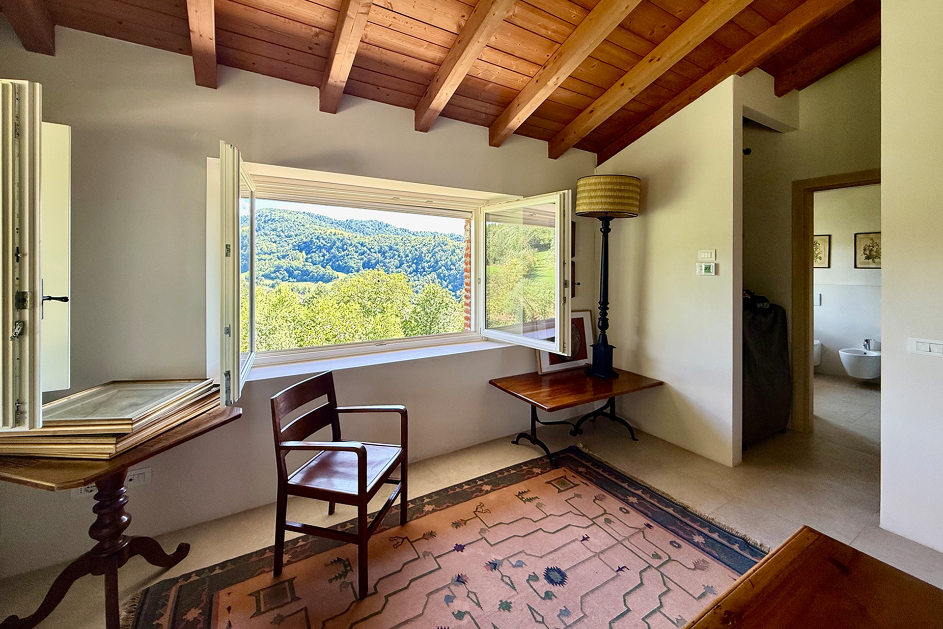 poggio-castellaro-byboutique_farmhouse_Pianello-Val-Tidone-italy_interior-window.jpg