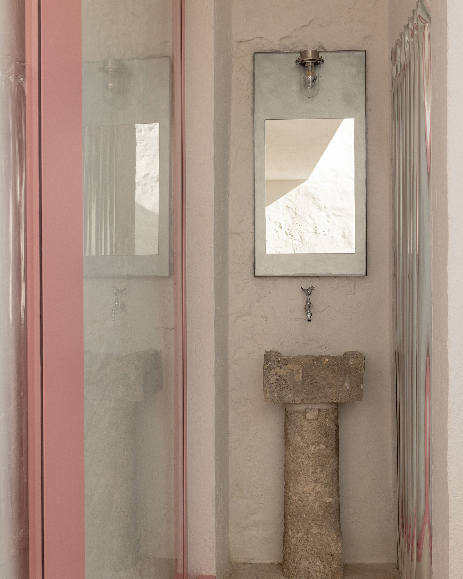 casa-lagilda_townhouse_apulia-italy_interior-bathroom.jpg
