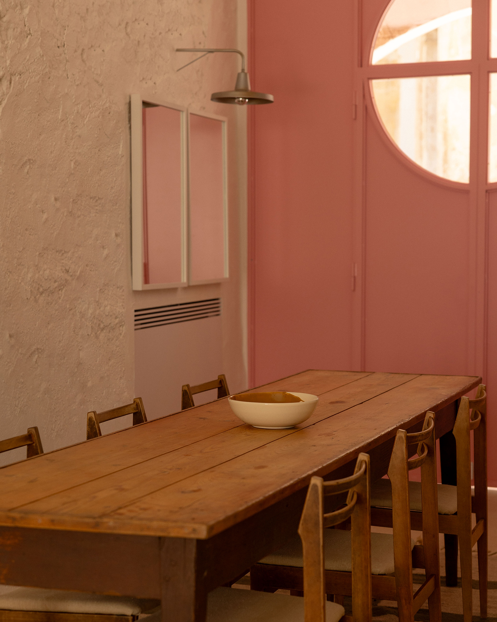 casa-lagilda_townhouse_apulia-italy_interior-table.jpg