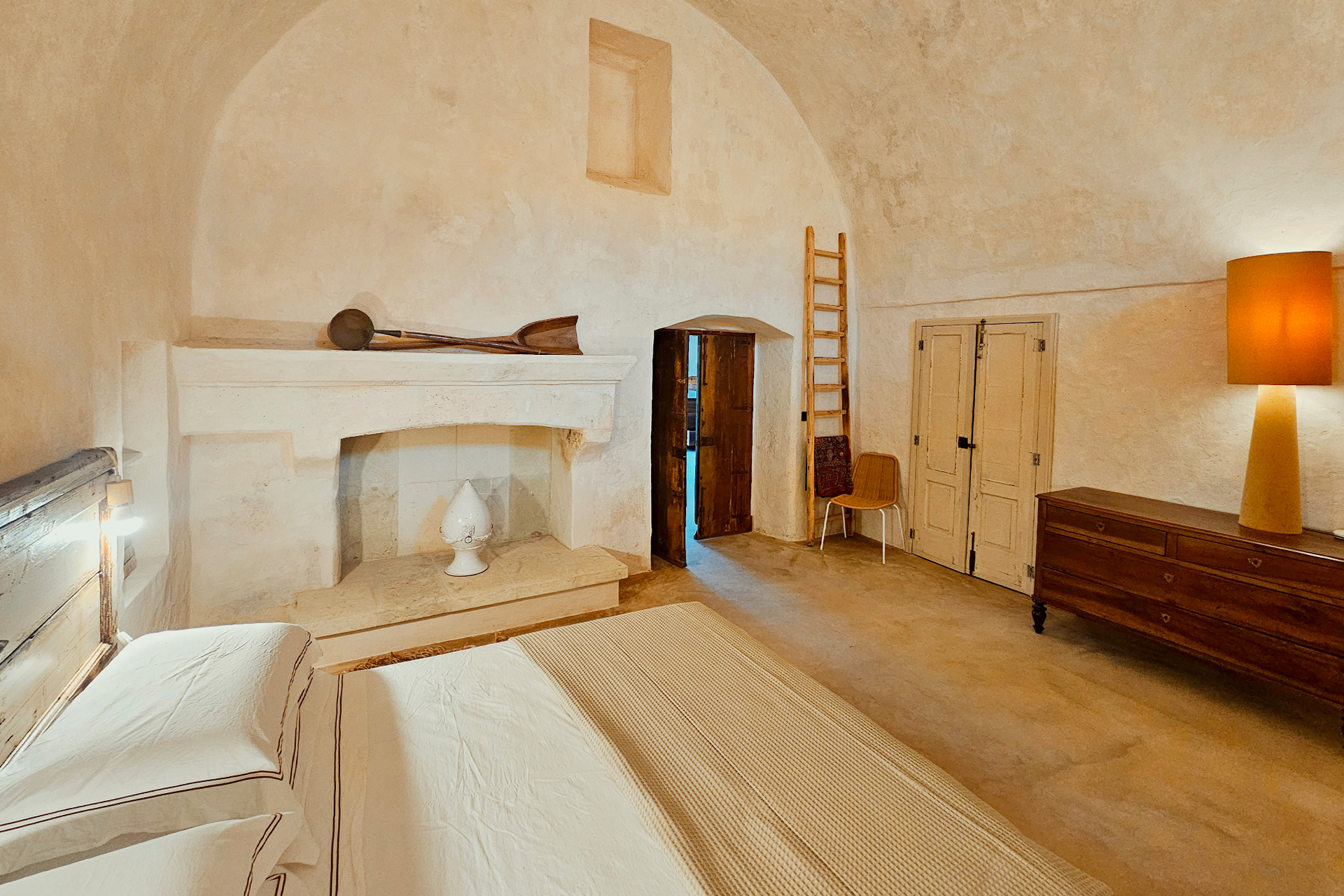 masseria-gemini_estate_puglia-italy_interior-bed-room-space.jpg