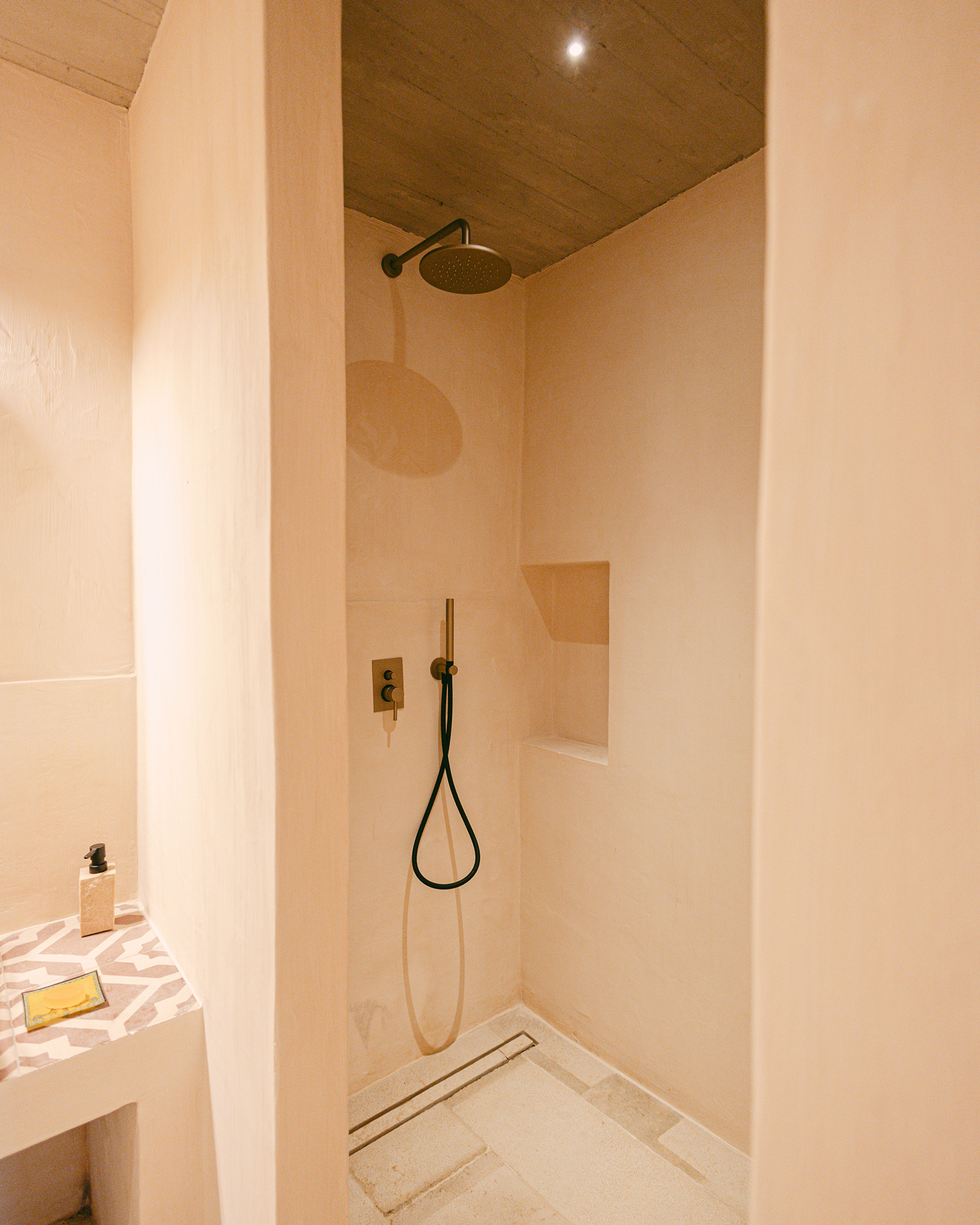 masseria-gemini_estate_puglia-italy_interior-shower.jpg