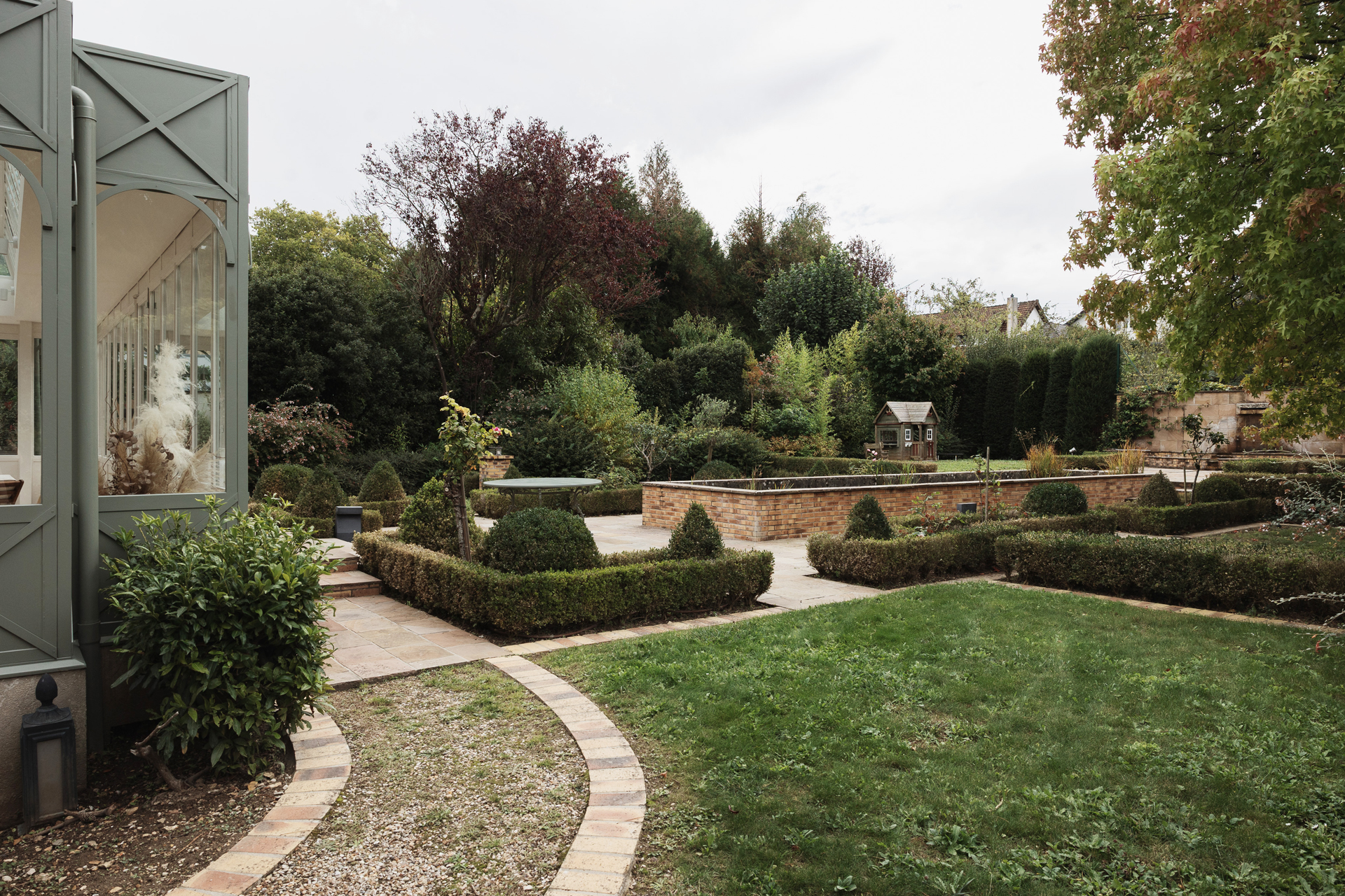 maison-de-maitre_mansion_Île-de-France-france_exterior-garden.jpg