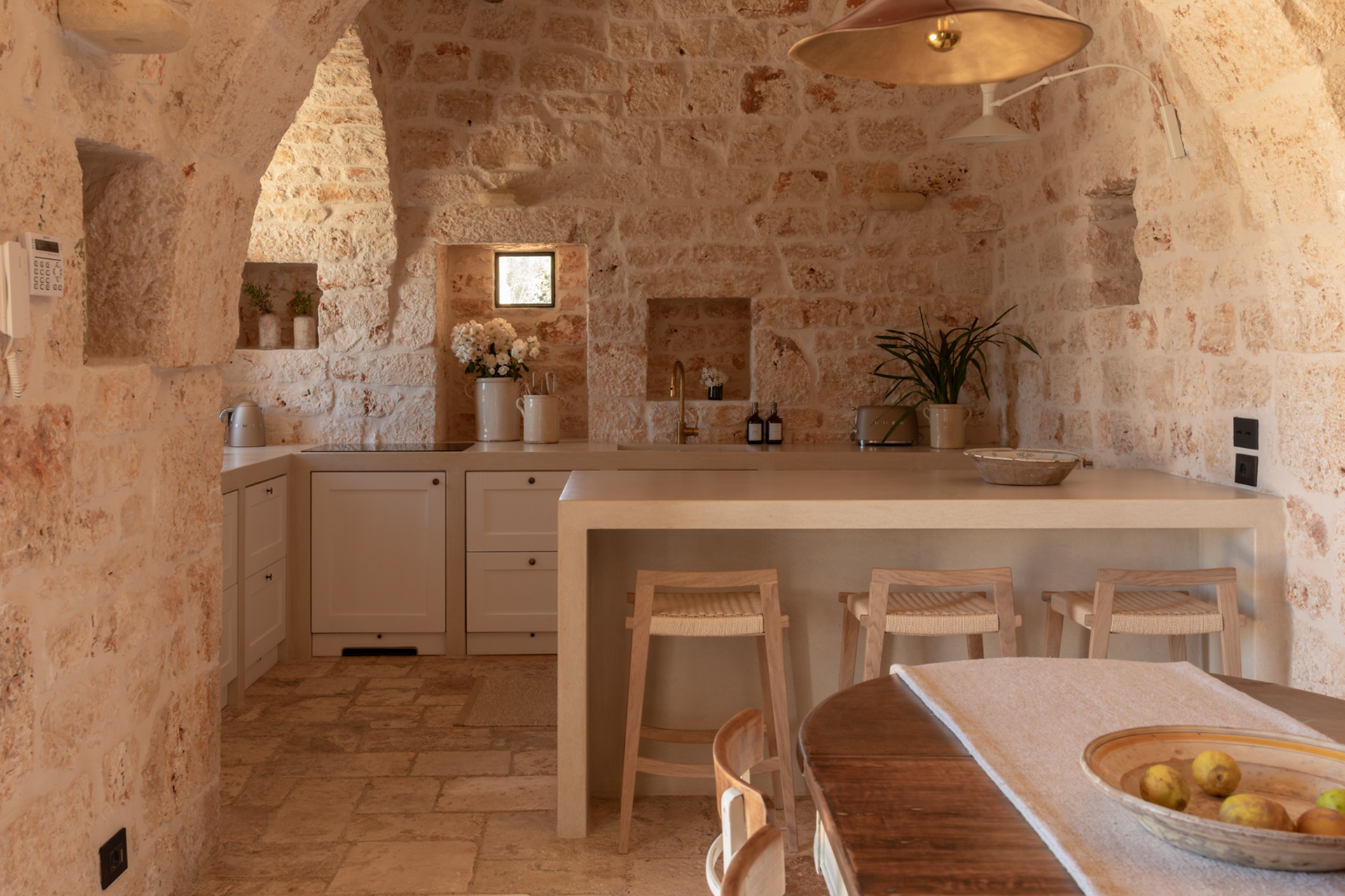 trulli-ottocappelli_villa_apulia-italy_interior-kitchen.jpg