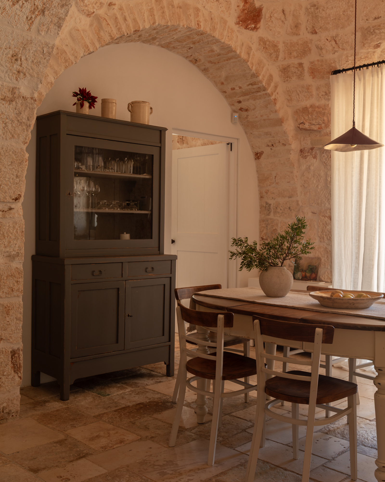 trulli-ottocappelli_villa_apulia-italy_interior-kitchen-detail.jpg