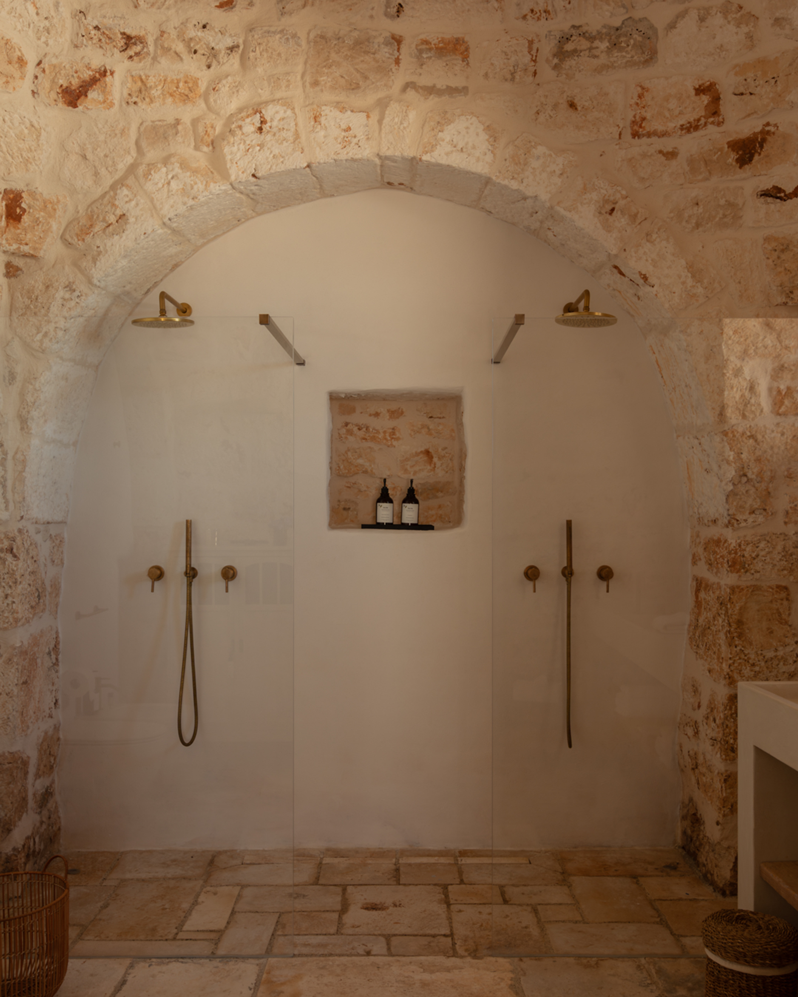 trulli-ottocappelli_villa_apulia-italy_interior-shower.jpg