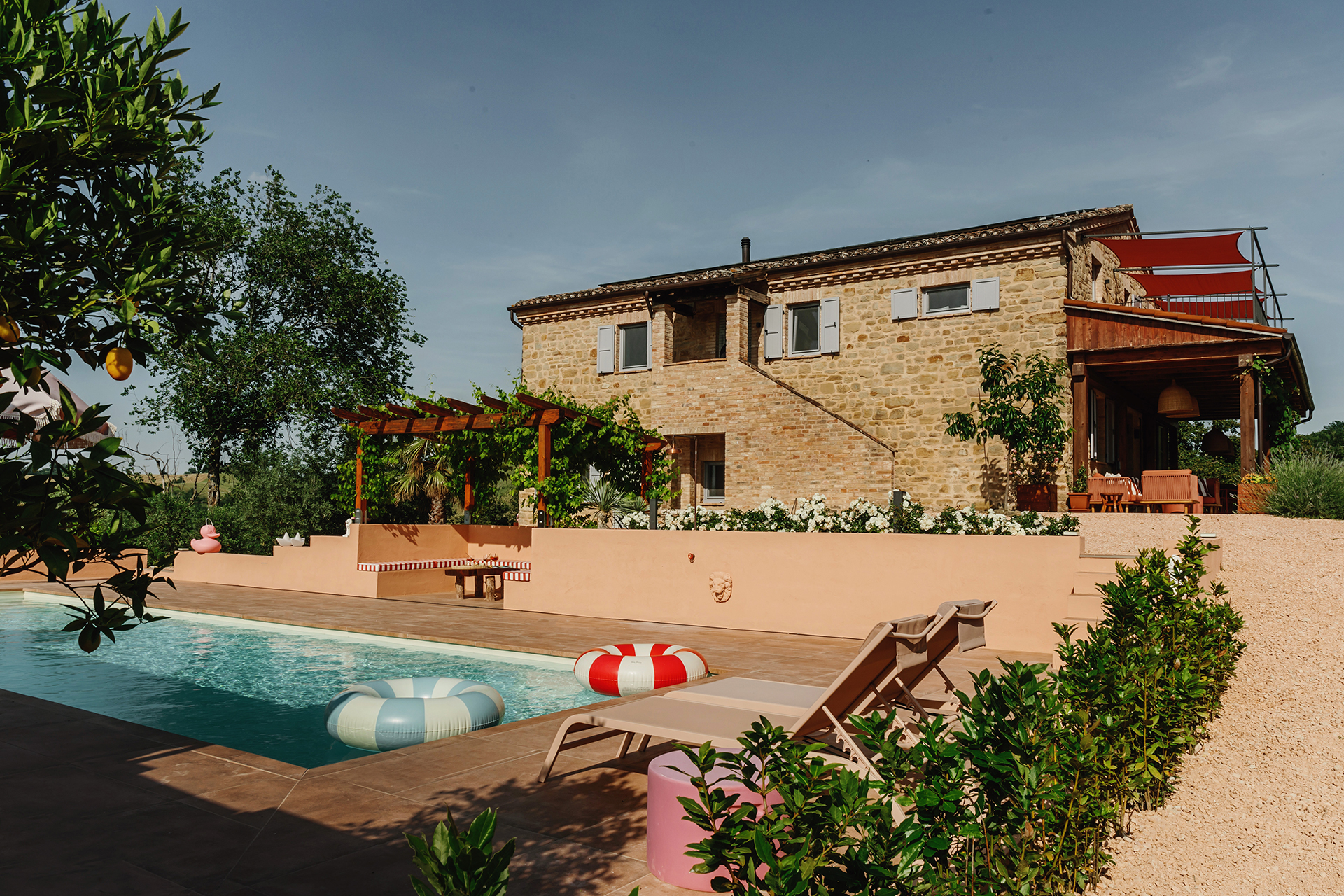 villa-bella-sorpresa_farmhouse_marche-italy_exterior-design.jpg