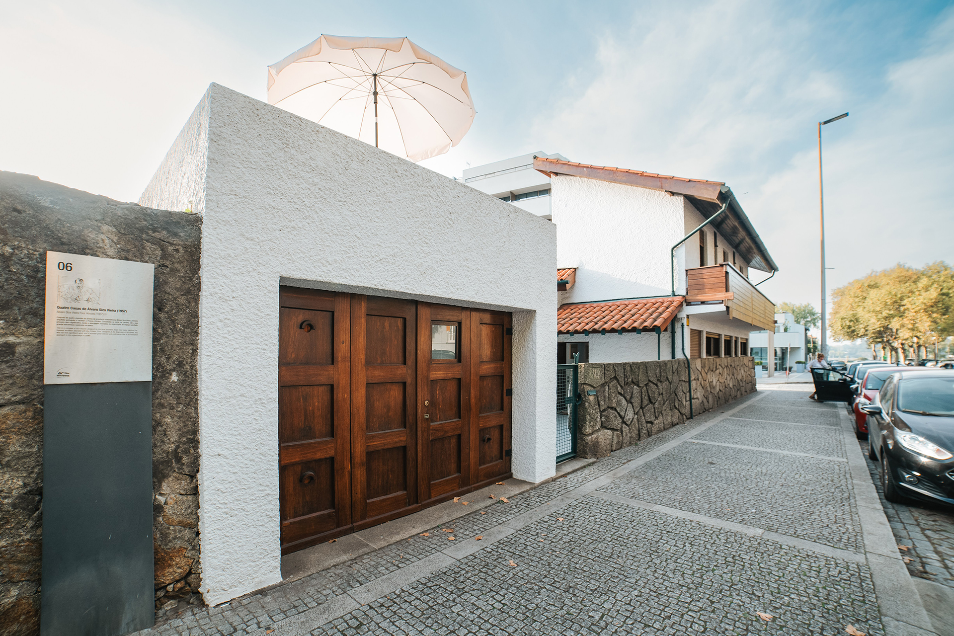 casa-dabreu-neto_house_porto-portugal_exterior-street.jpg