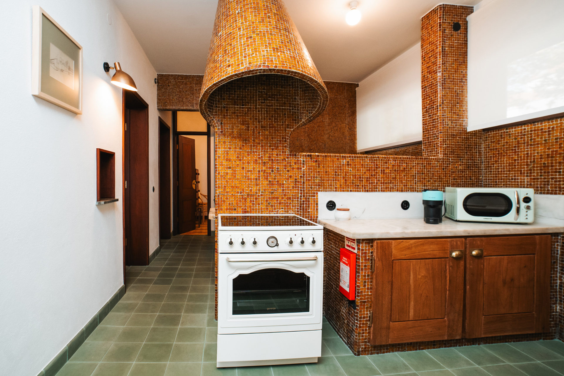 casa-dabreu-neto_house_porto-portugal_interior-kitchen.jpg